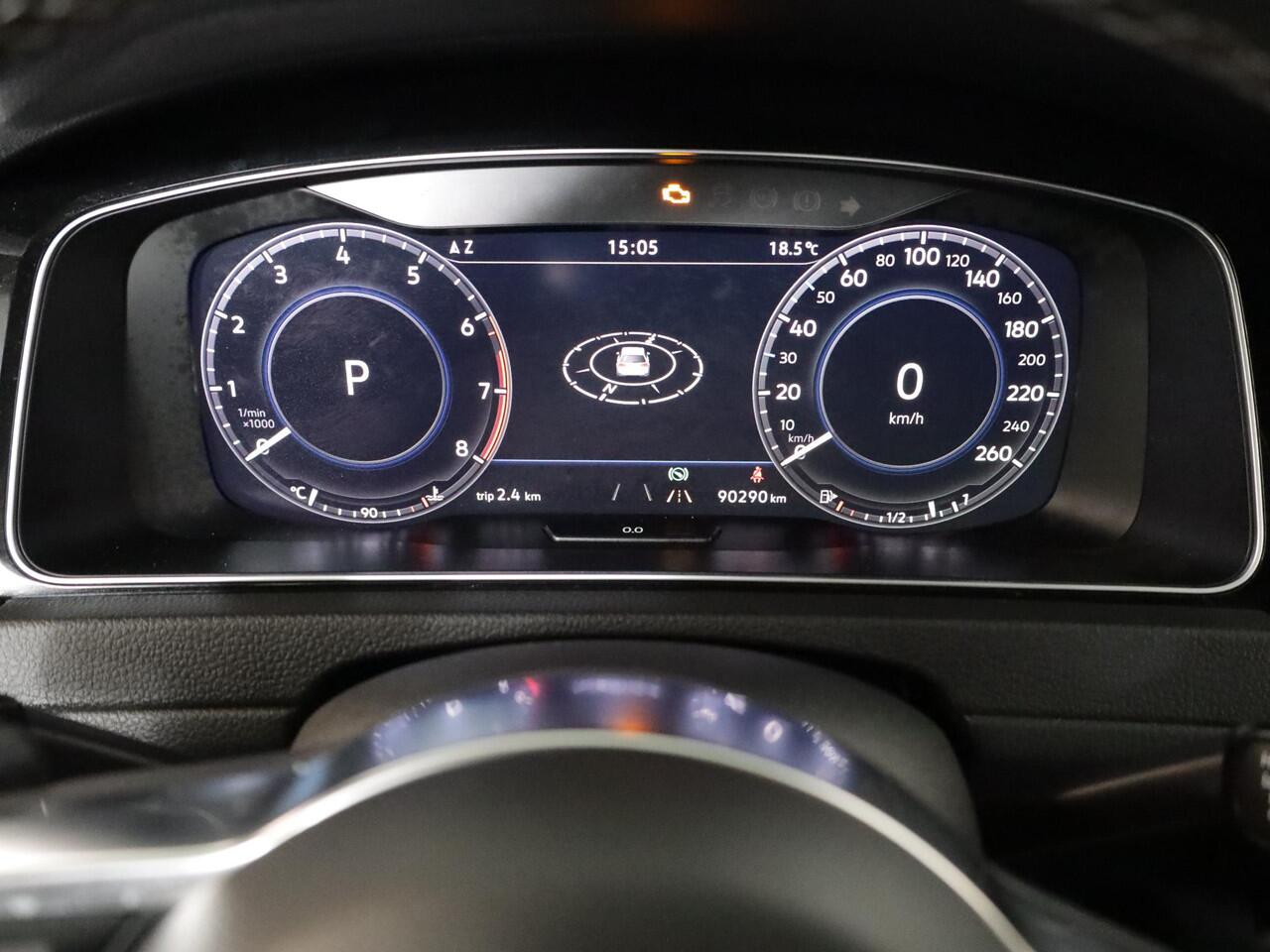 Volkswagen GOLF Variant 1.5 TSI Highline Business R 150 pk Automaat (DSG) | Navigatie | Parkeersensoren | Achteruitrijcamera | Adaptieve cruise control | Apple Carplay/Android Auto | LED koplampen |