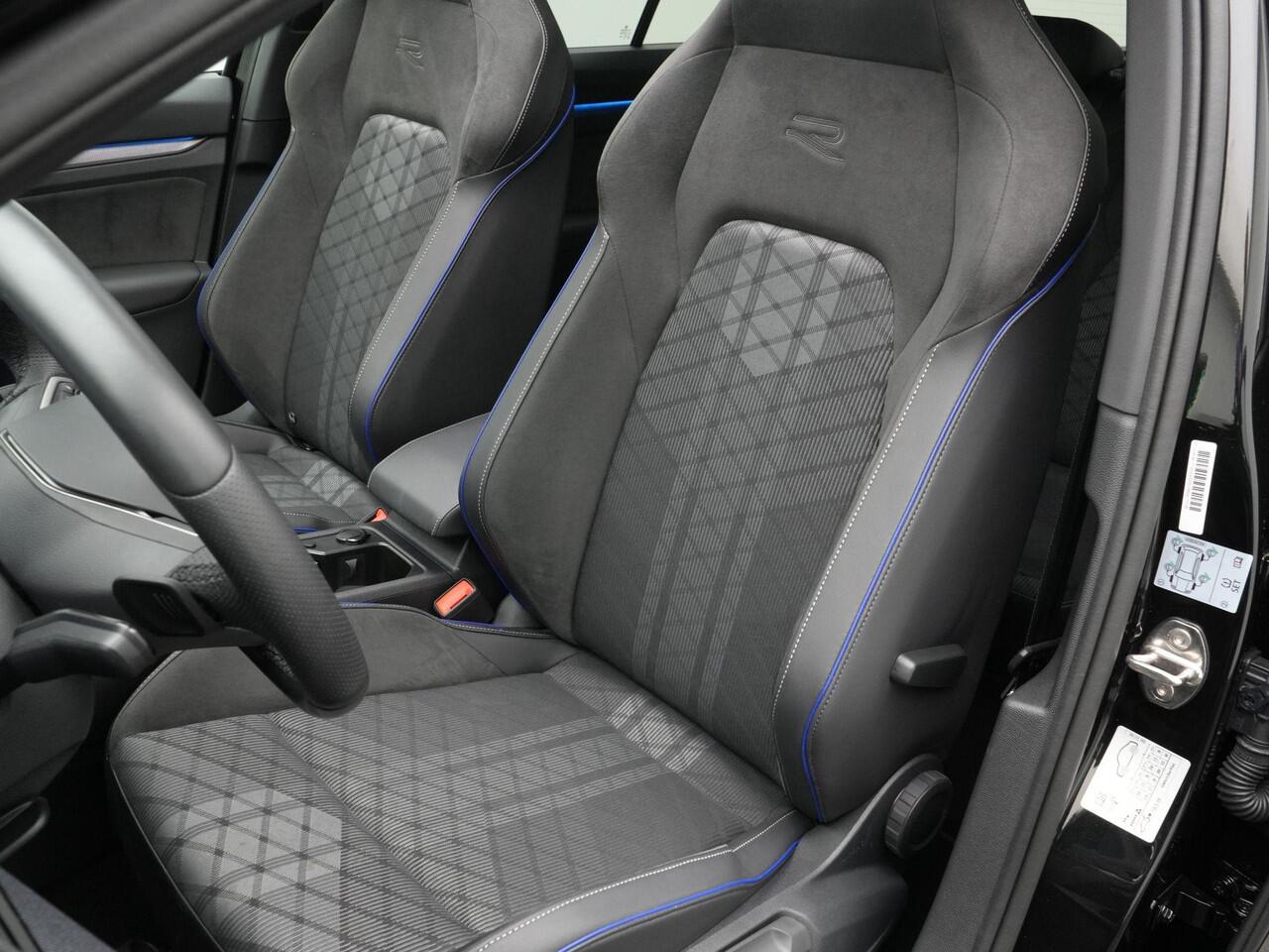 Volkswagen GOLF 1.5 eTSI 150 pk DSG R-Line Edition | Panoramadak | IQ Light | Head-up display | Adaptive Cruise | Stoelverwarming | 18 inch