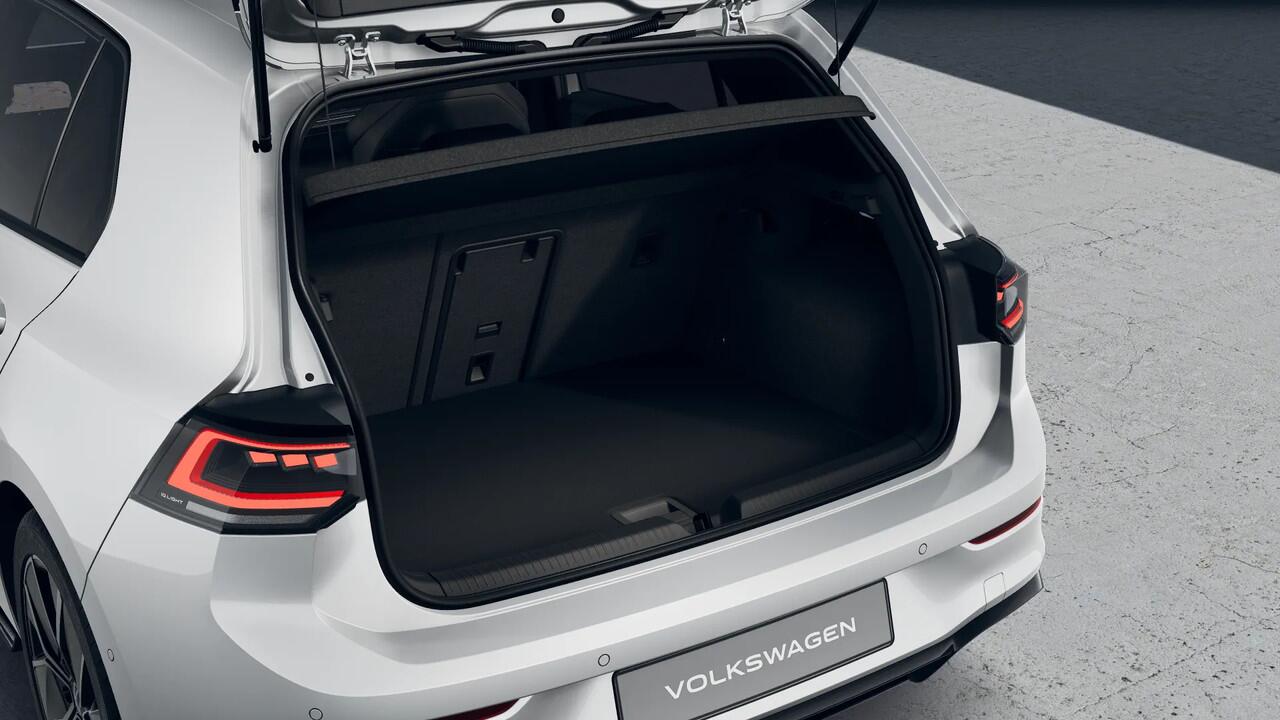 Volkswagen GOLF 1.5 eTSI 116 7DSG R-Line Edition Automaat | Side Assist | Airconditioning automatisch, 3-zone (Climatronic) | Koplampverlichting LED Matrix (IQ.Light)