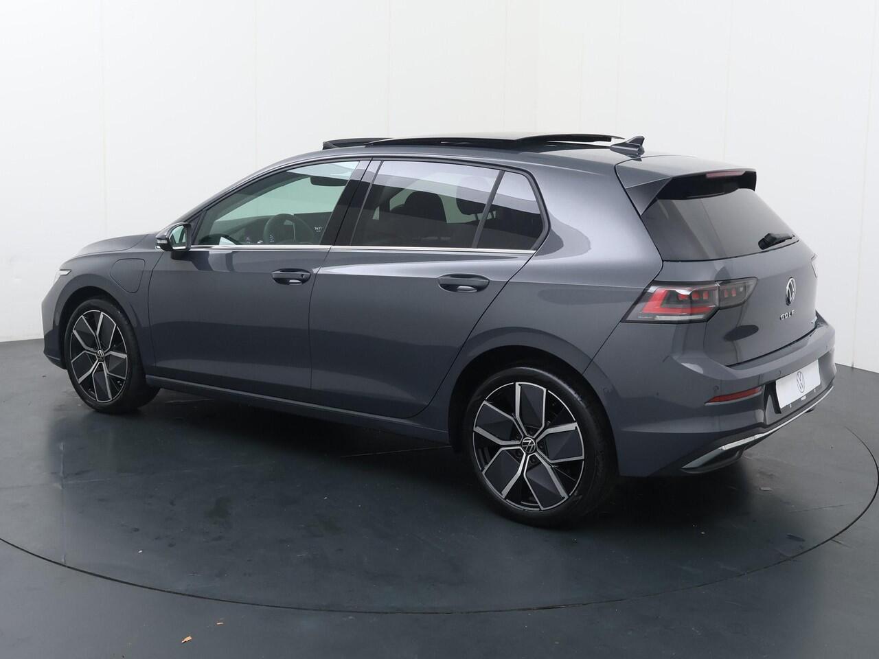 Volkswagen GOLF 8 Style Edition 1.5 eHybrid 150 kW / 204 PK DSG | Panoramadak |