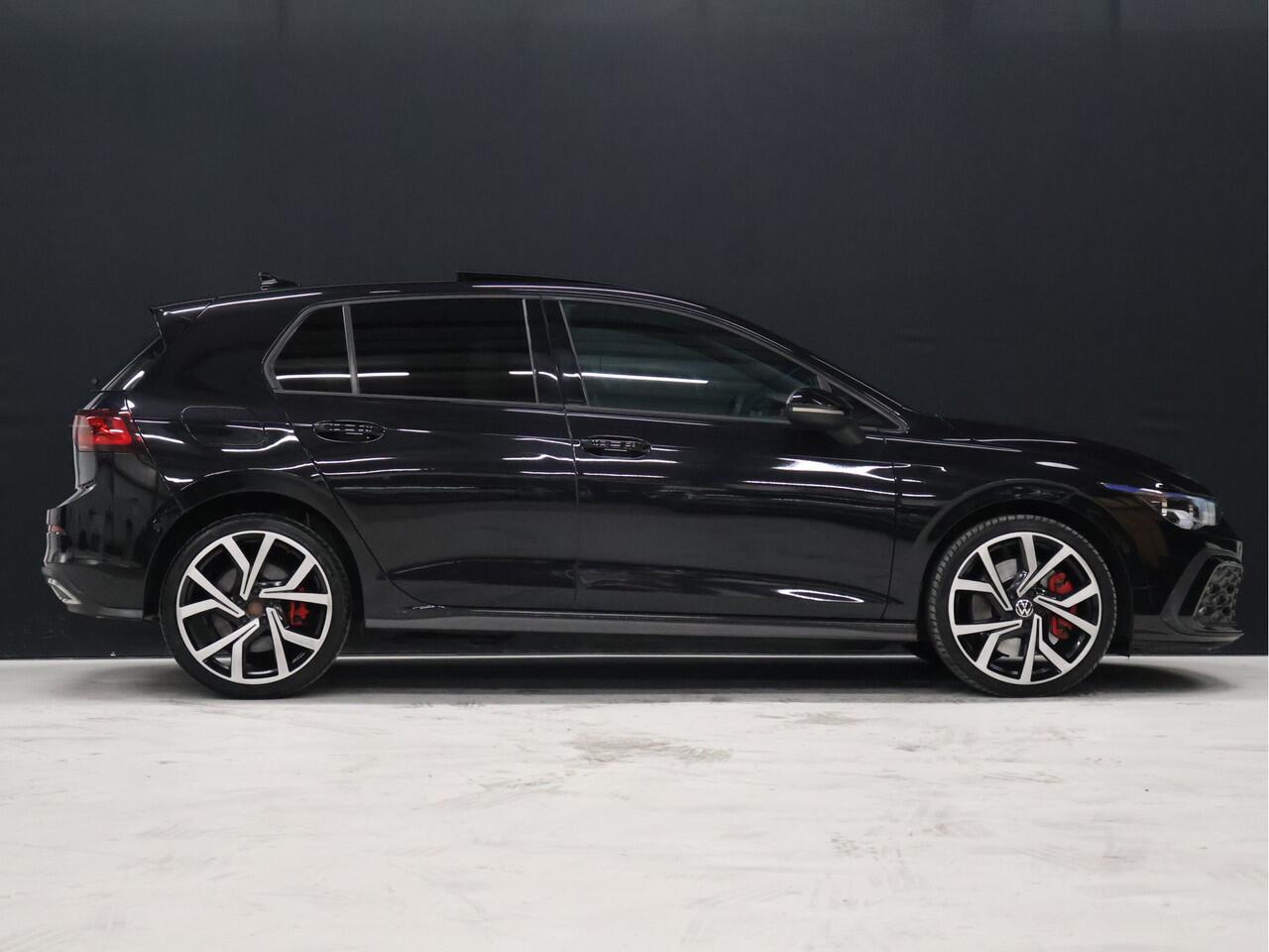 Volkswagen GOLF 1.4 eHybrid GTE [MEMORY SEATS, SPORT INTERIEUR, KANTELDAK, APPLE CARPLAY, ANDROID, ADAPTIVE CRUISE, CAMERA, VOL LEDER, STOELVERKOELING, STOELVERWARMING, PDC V+A, NIEUWSTAAT]