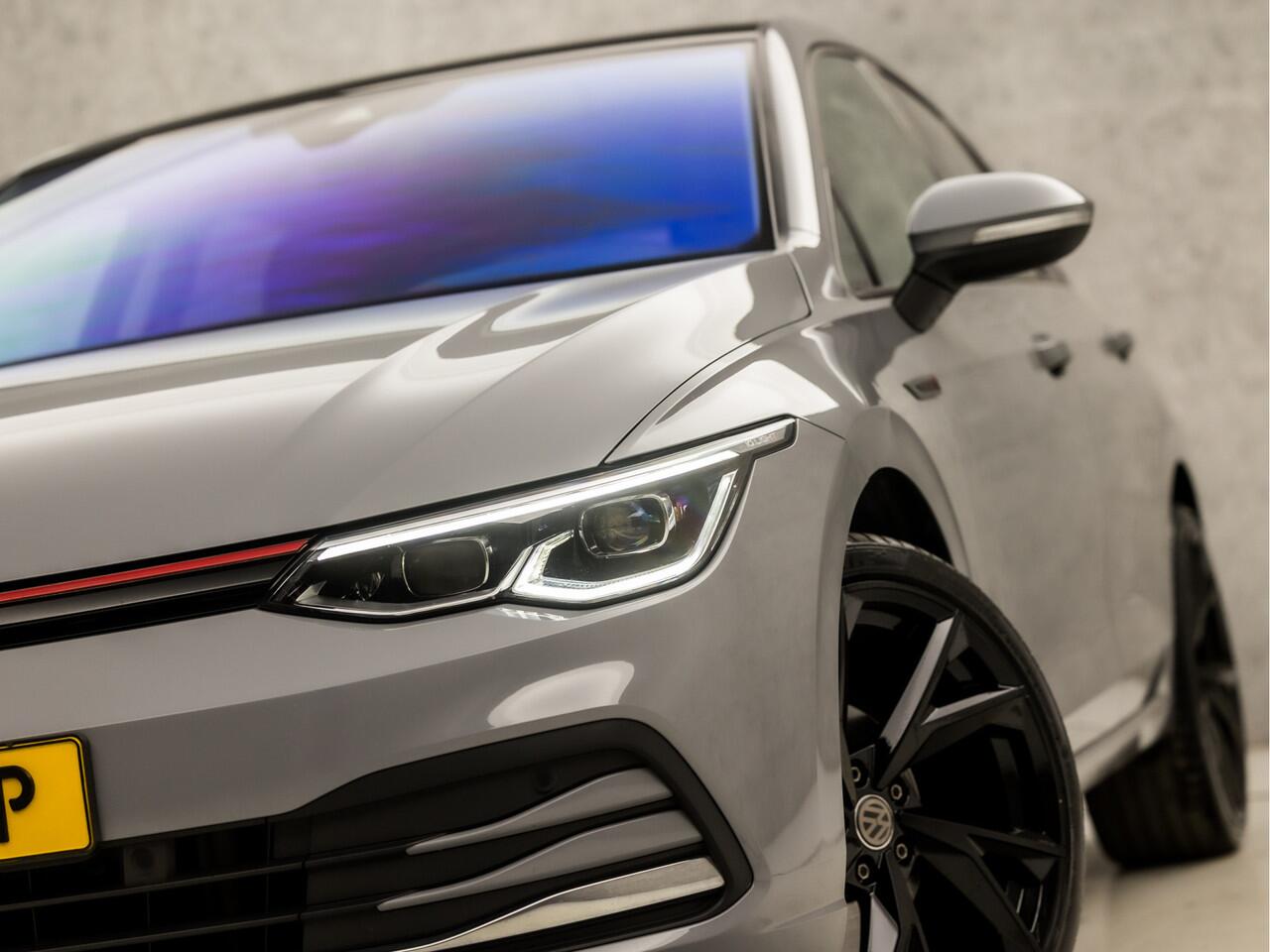 Volkswagen GOLF 1.0 TSI Sport Automaat (SCHUIFDAK, APPLE CARPLAY, STUUR/STOELVERWARMING, DYNAMISCHE KNIPPERLICHTEN, SFEERVERLICHTING, CAMERA, KEYLESS, ADAPTIVE CRUISE, NIEUWSTAAT)