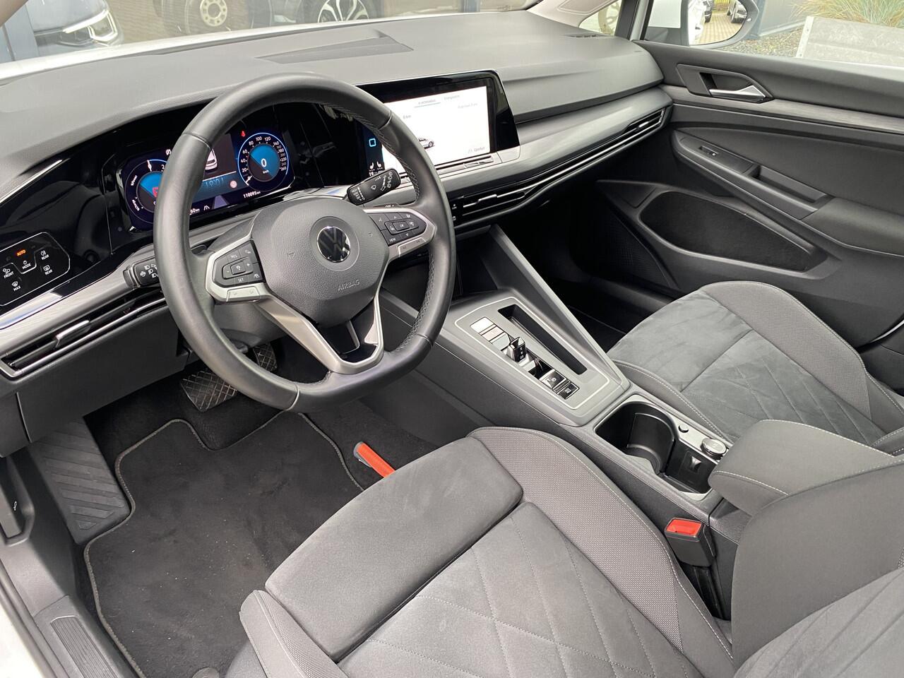 Volkswagen GOLF 1.4 eHybrid Style Adaptive Cruise Control, Camera & Massage Stoel