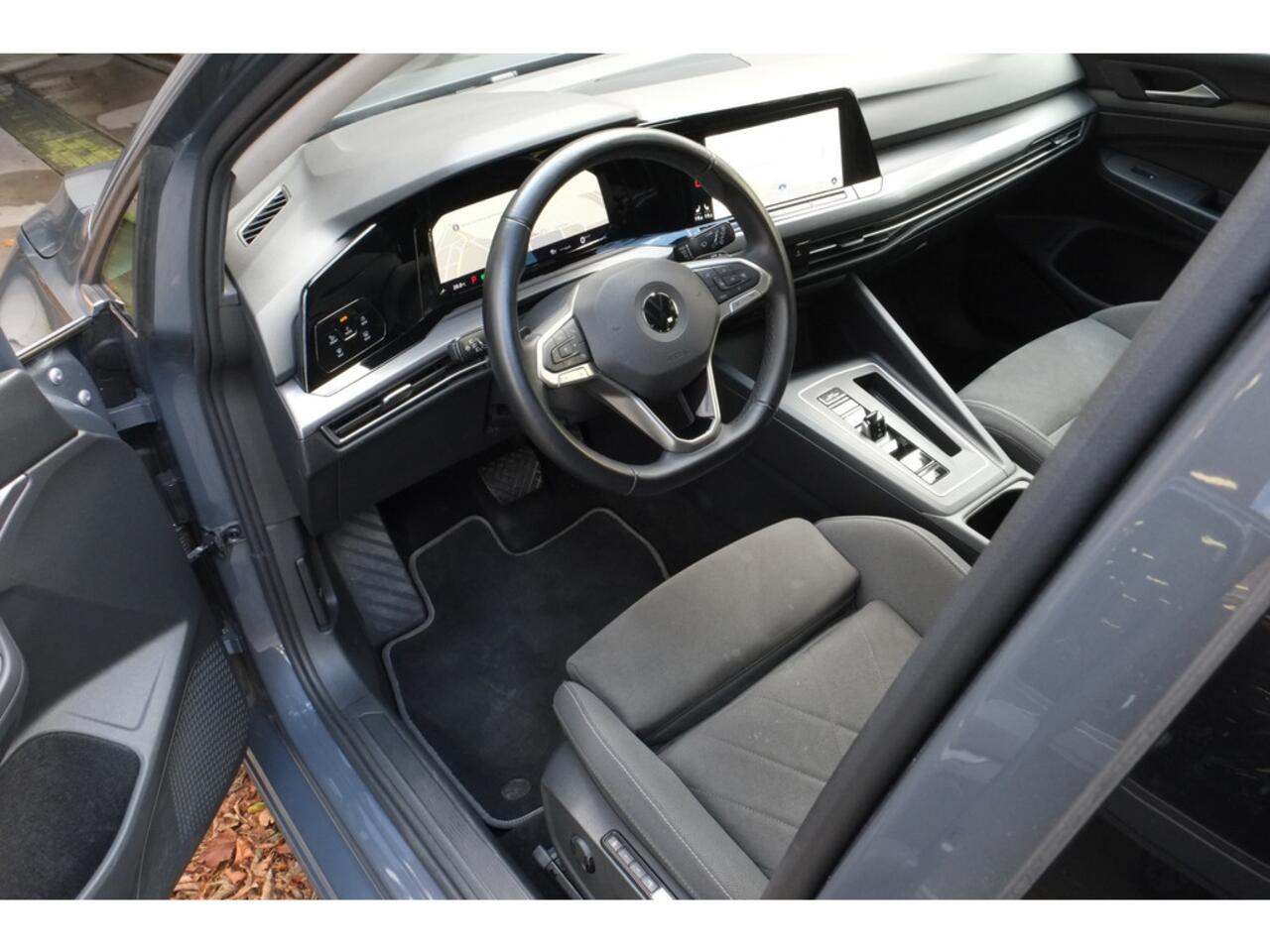 Volkswagen GOLF 1.5 eTSI Style AUT Trekhaak, Achteruitrijcamera, Navigatie, ACC,