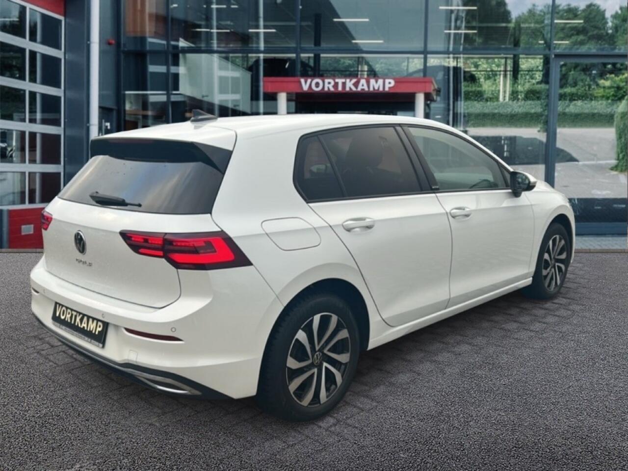 Volkswagen GOLF 1.5 TSI LIFE ACTIVE TREKHAAK/CAMERA/NAVI/CARPLAY/ACC/STOEL-STUURVERW