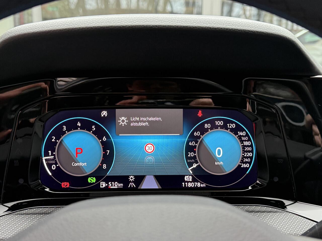 Volkswagen GOLF 1.5 eTSI AUT. *!* 2x R-LINE *!* PANODAK/ IQ LED/ RADAR/ 18 INCH/ CAMERA *!*