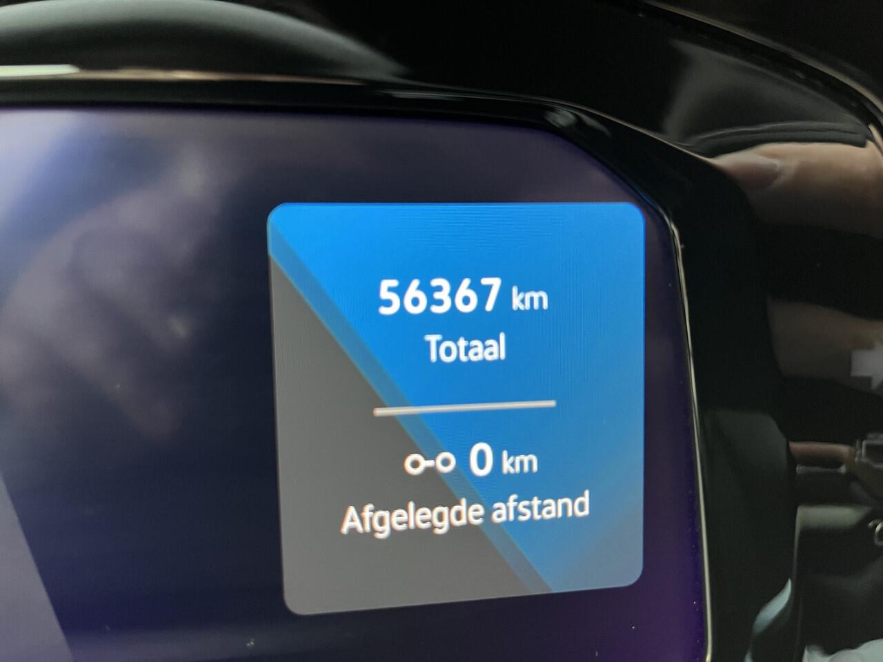 Volkswagen GOLF 1.4 eHybrid GTE / AUTOMAAT/ 245 PK/ IQ. LIGHT/ LED MISTLAMPEN/ STOEL + STUUR VERWARM./ KEYLESS/ RIJ-MODI/ APP CONNECT/ ADAPT. CRUISE/ CAMERA + SENSOREN/ NAVI/ DAB/ 18'' LMV