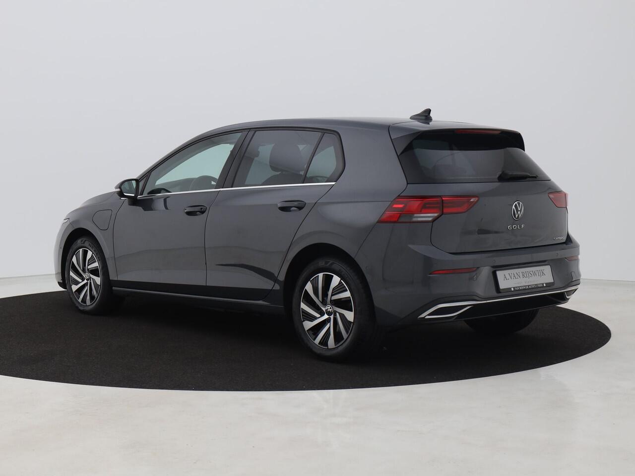 Volkswagen GOLF 1.4 eHybrid Style | CAMERA | ADAPTIVE | STOEL- EN STUURVERW. | MASSAGE