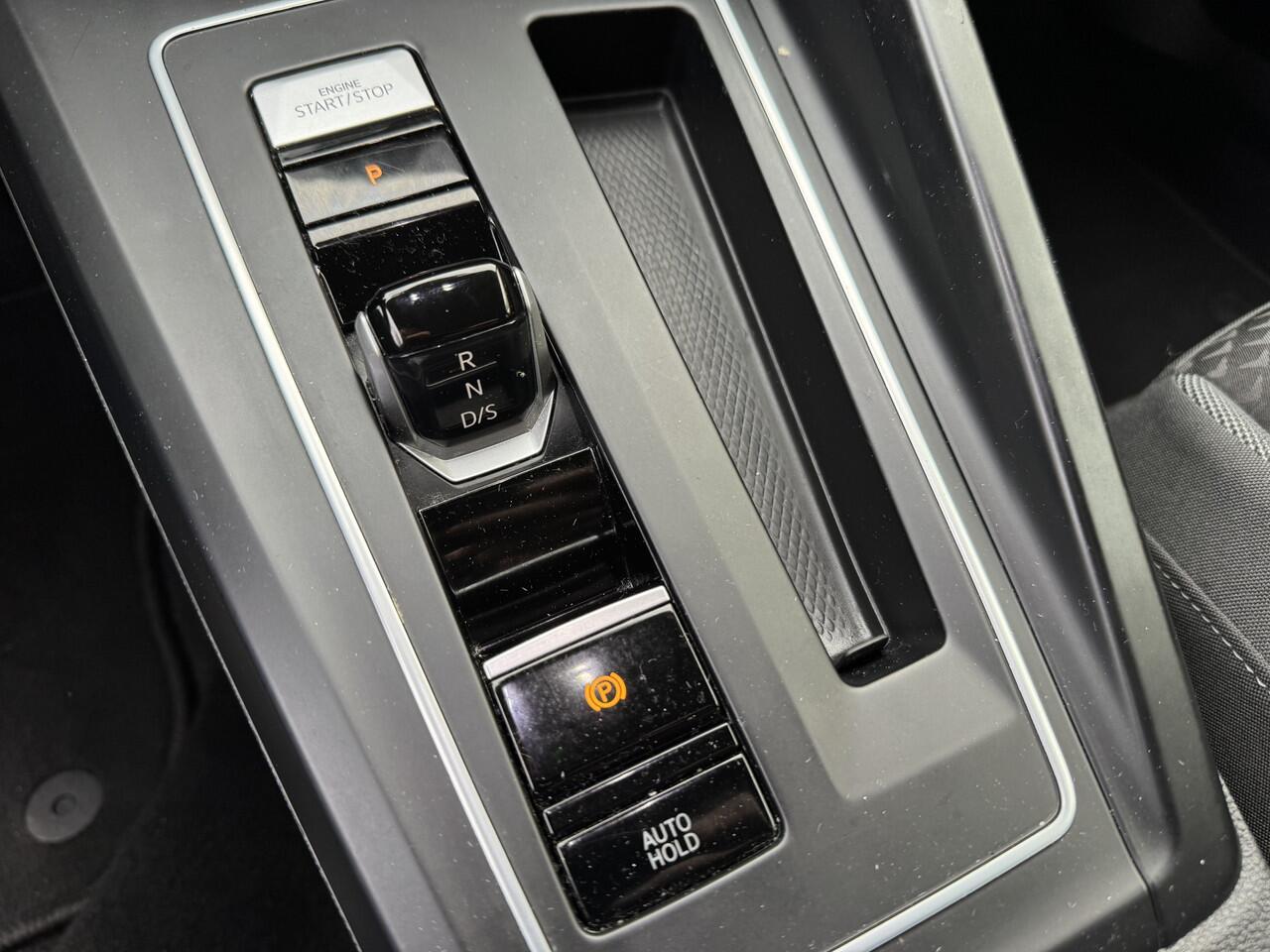 Volkswagen GOLF 1.5 eTSI Active Climate Control Navi Carplay