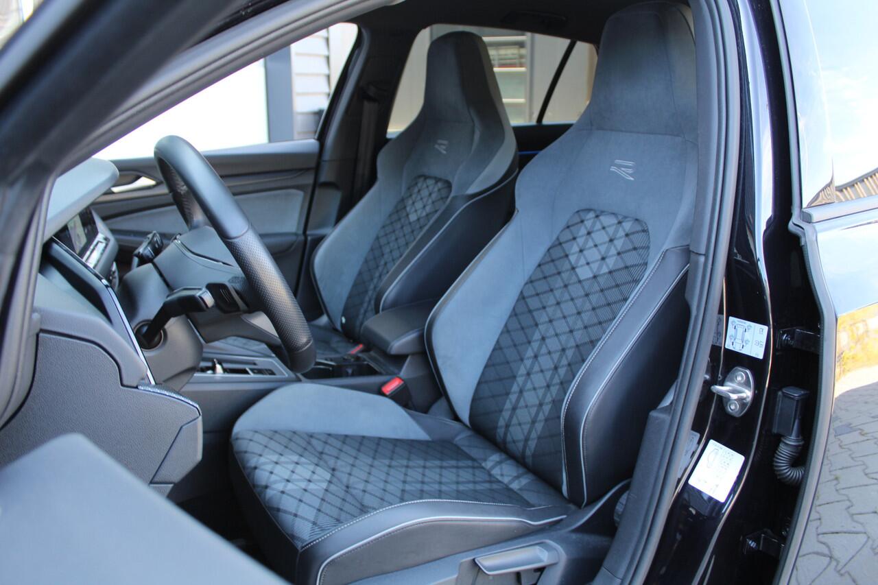 Volkswagen GOLF 1.5 eTSI 150Pk R-Line Business | Automaat | Stoel/Stuurverwarming | Rijklaar | 100% onderhouden