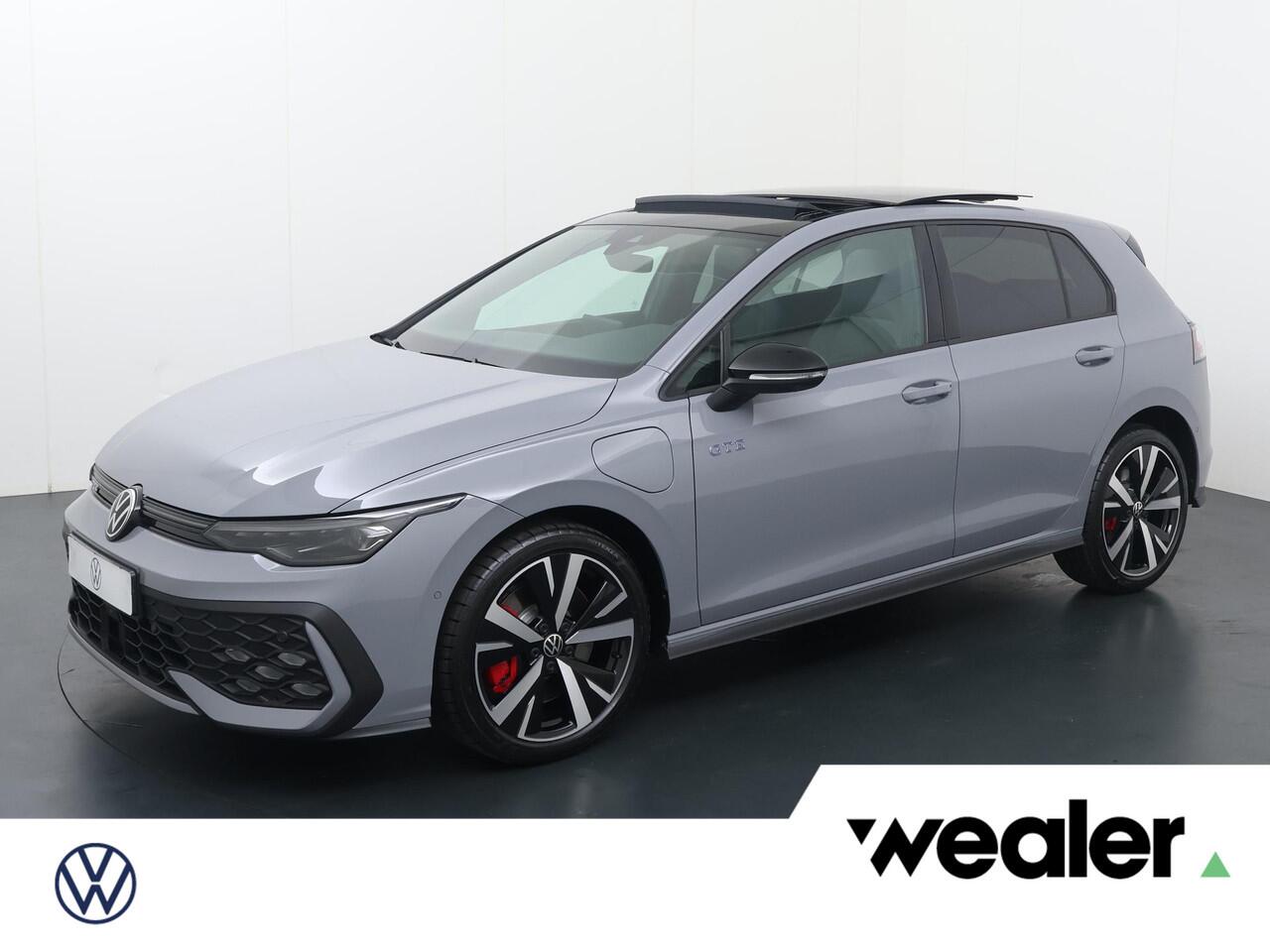 Volkswagen GOLF 8 GTE 1.5 eHybrid 200 kW / 272 PK Hatchback 6-DSG | Panoramadak | Black Style |