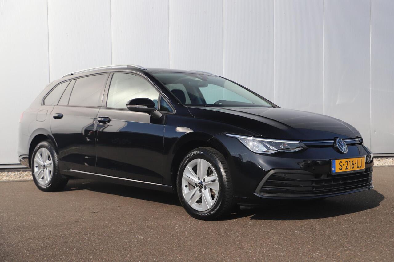 Volkswagen GOLF Variant 1.0 eTSI Life Automaat Virtual Cockpit Navigatie Draadloos Carplay Android Stuur & Stoelverwarming