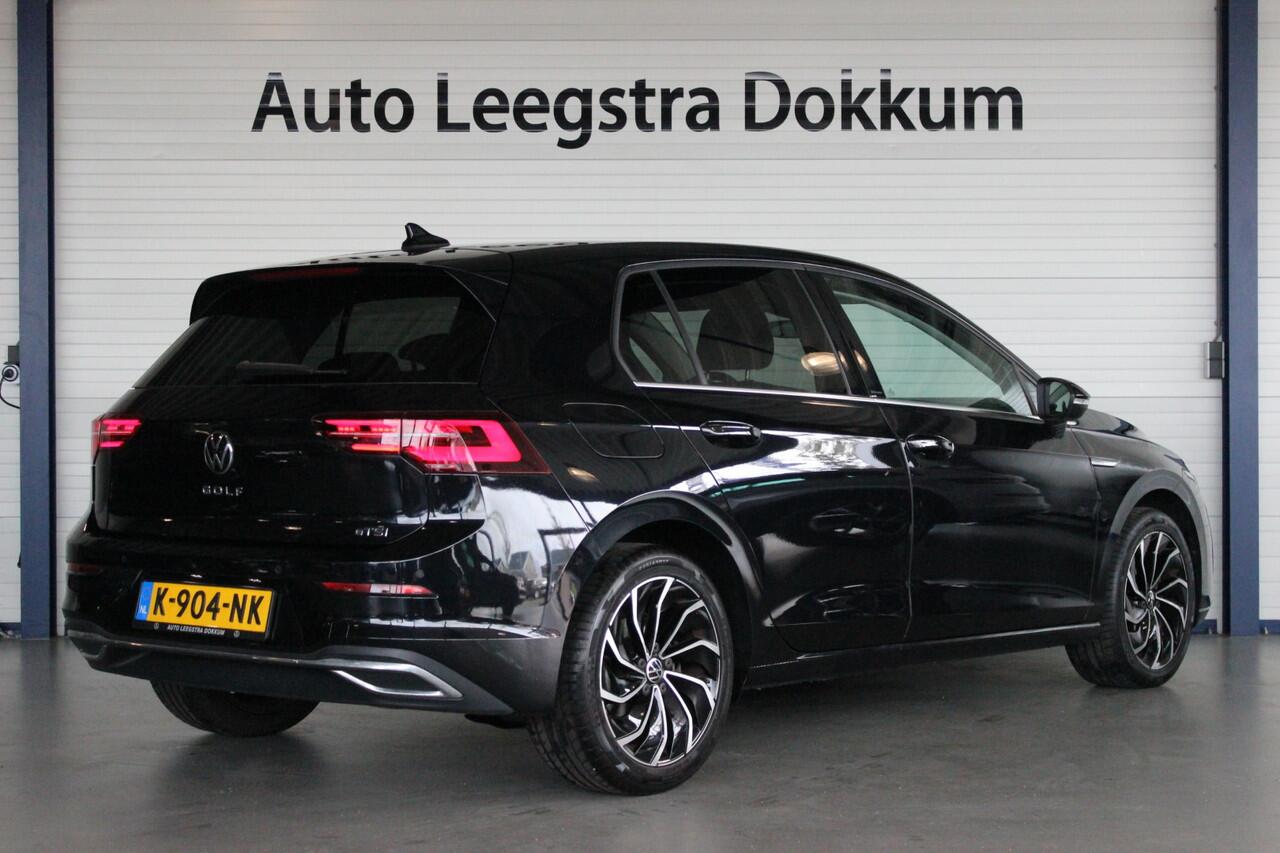 Volkswagen GOLF 1.5 eTSI Style Camera | IQ Light | Memorystoel | Carplay | Stoelverw. | Adapt. Cruise | 17" LMV | PDC V+A