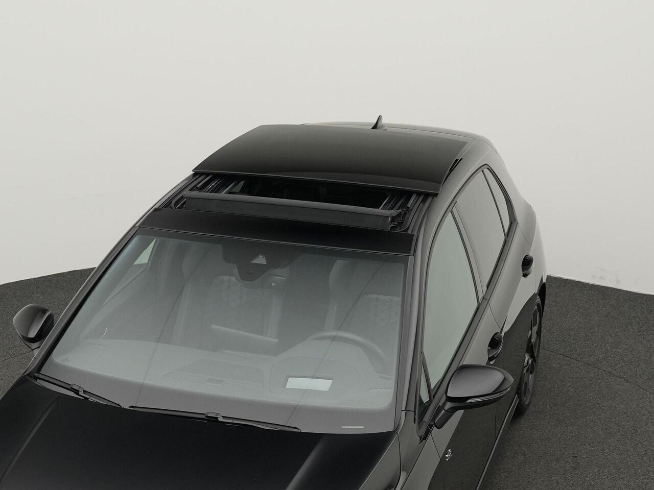 Volkswagen GOLF 1.5 eTSI 150 pk DSG R-Line Edition | Panoramadak | IQ Light | Head-up display | Adaptive Cruise | Stoelverwarming | 18 inch