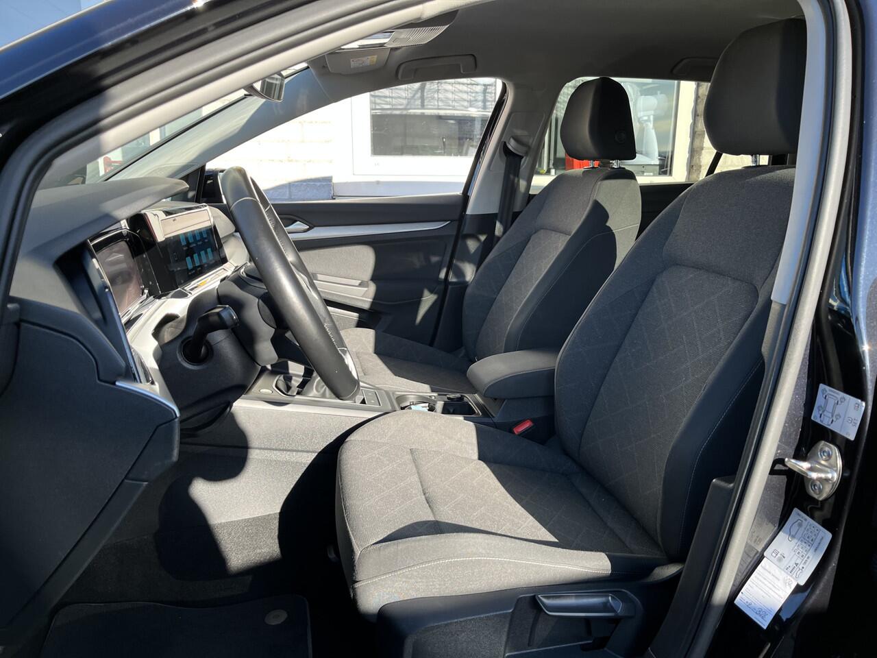 Volkswagen GOLF Variant 1.0 TSI Life / TREKHAAK/ PARK.SENSOREN V+A/ ACC/ APP-CONNECT/ NAVI/ DIGITAL DASH/ LANE-ASSIST/ DAB/ CLIMA/ ISOFIX/ 16'' LMV