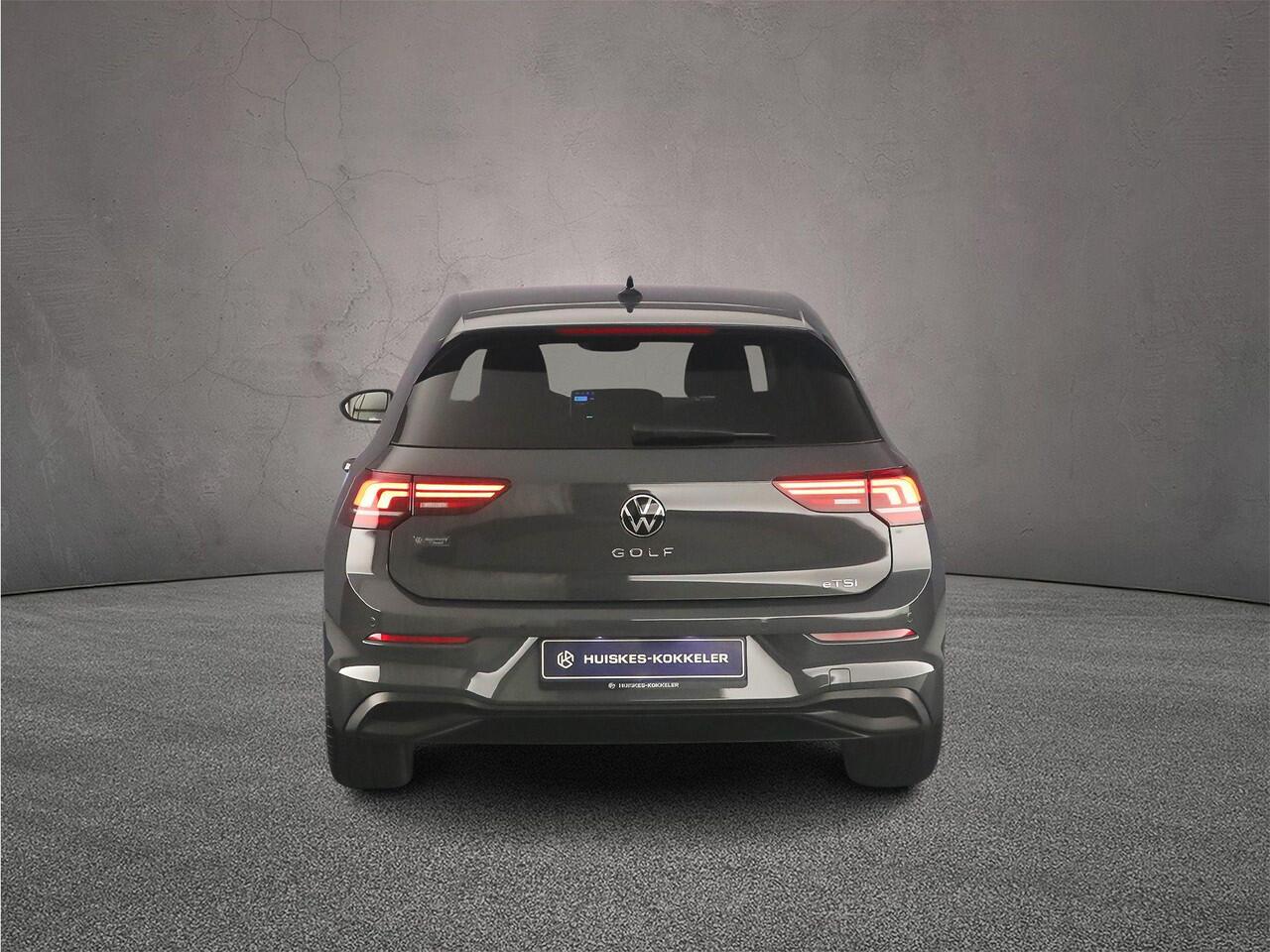 Volkswagen GOLF Life Edition 1.5 eTSI 115pk DSG Automaat Adaptive cruise control, Achteruitrijcamera, Stoelverwarming, LED koplampen, Parkeersensoren, App connect