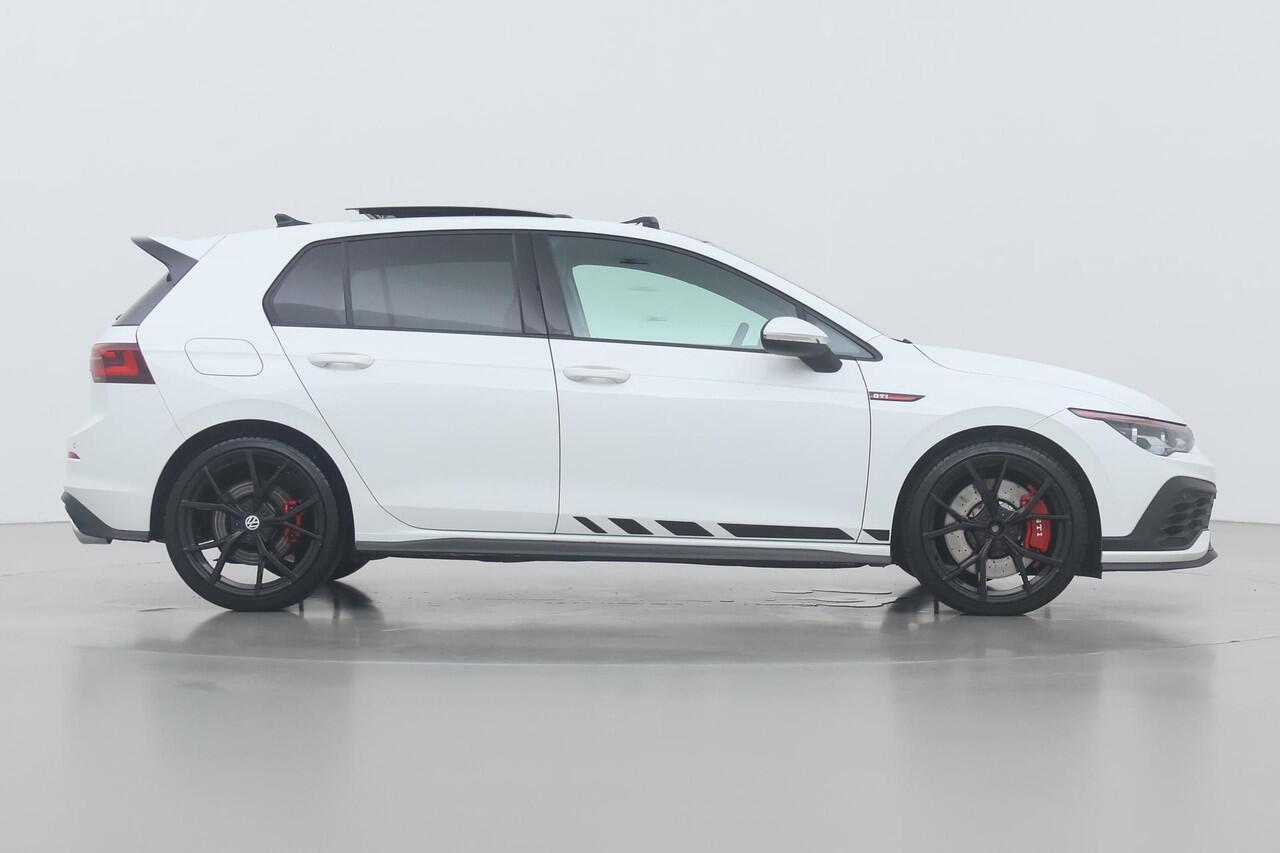 Volkswagen GOLF 8 GTI 2.0 TSI GTI | Clubsport | 300Pk! | Panoramadak | 19 Inch | ACC | Getint Glas | Apple Carplay | Stoelverwarming