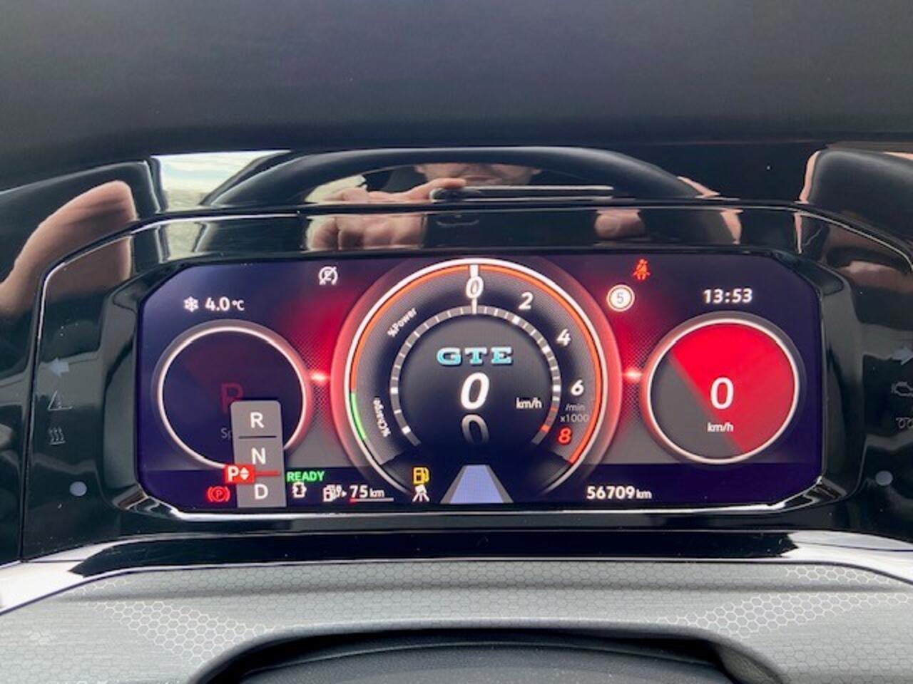 Volkswagen GOLF 1.4 eHybrid GTE / PANODAK / NAVI / APP.Connect / 18"LMV / Trekhaak