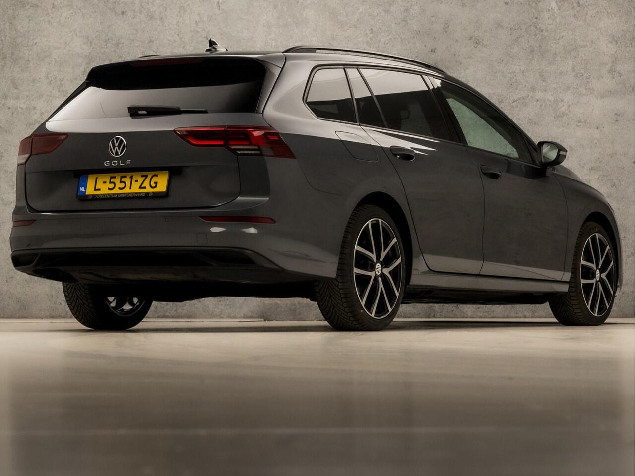 Volkswagen GOLF Variant 1.0 TSI Sportline (APPLE CARPLAY, GROOT NAVI, PARKEERSENSOREN, KEYLESS, GETINT GLAS, SPORTSTOELEN, LM VELGEN, LANE ASSIST, NIEUWSTAAT)