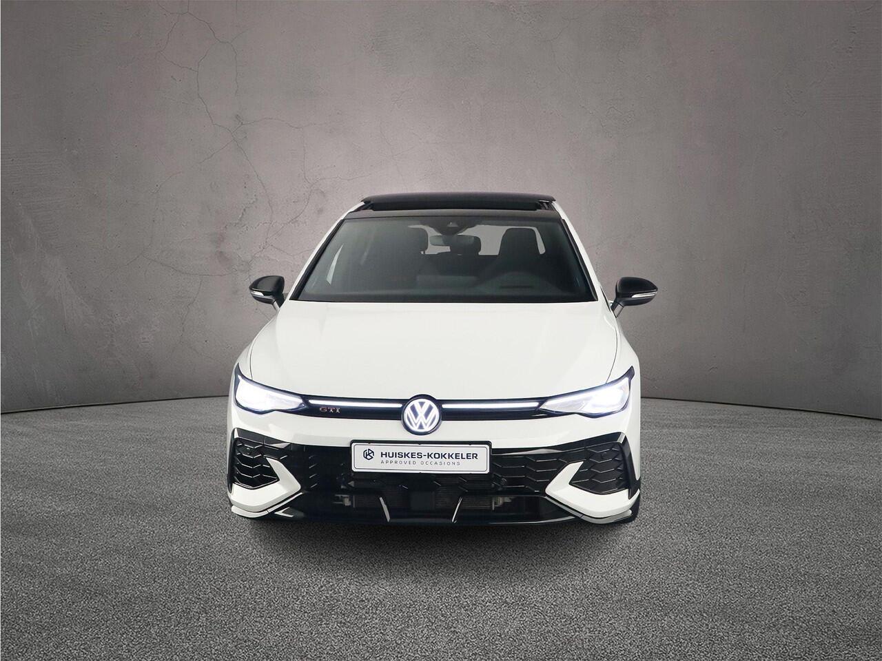 Volkswagen GOLF GTI Clubsport 2.0 TSI 300pk DSG Automaat Panoramadak, Black Style, LED matrix koplampen, Harman Kardon audio, Adaptive cruise control, Achteruitrijcamera