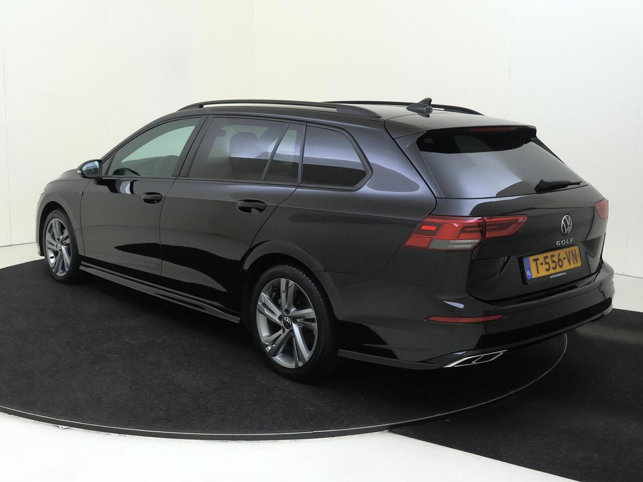 Volkswagen GOLF Variant 1.5 TSI R-Line | Achteruitrijcamera | 3-zone airco | Adaptieve cruise control | CarPlay | Sfeerverlichting | Digital cockpit |