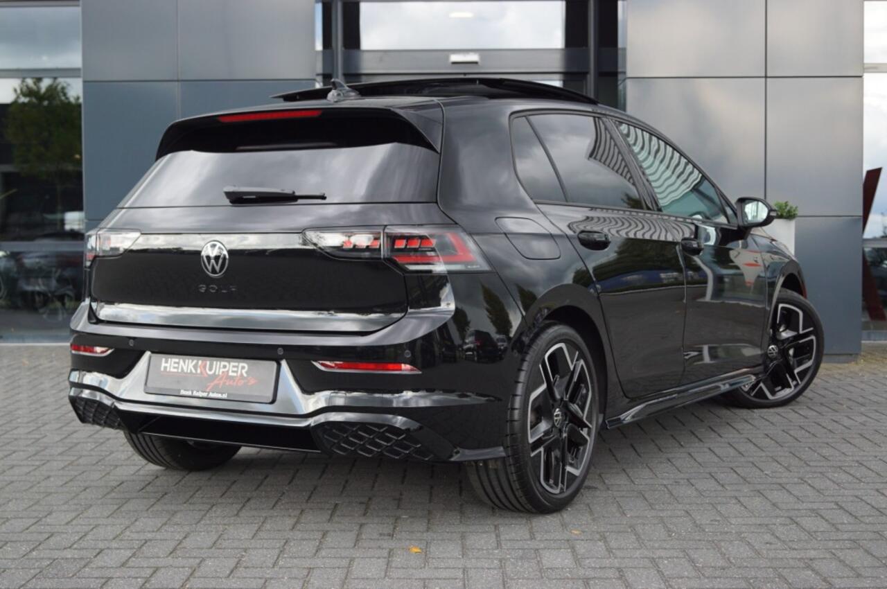 Volkswagen GOLF R-line 1.5 eTSI 150pk DSG facelift Black style/Panodak /Camera /IQ Matrix LED /Head-up