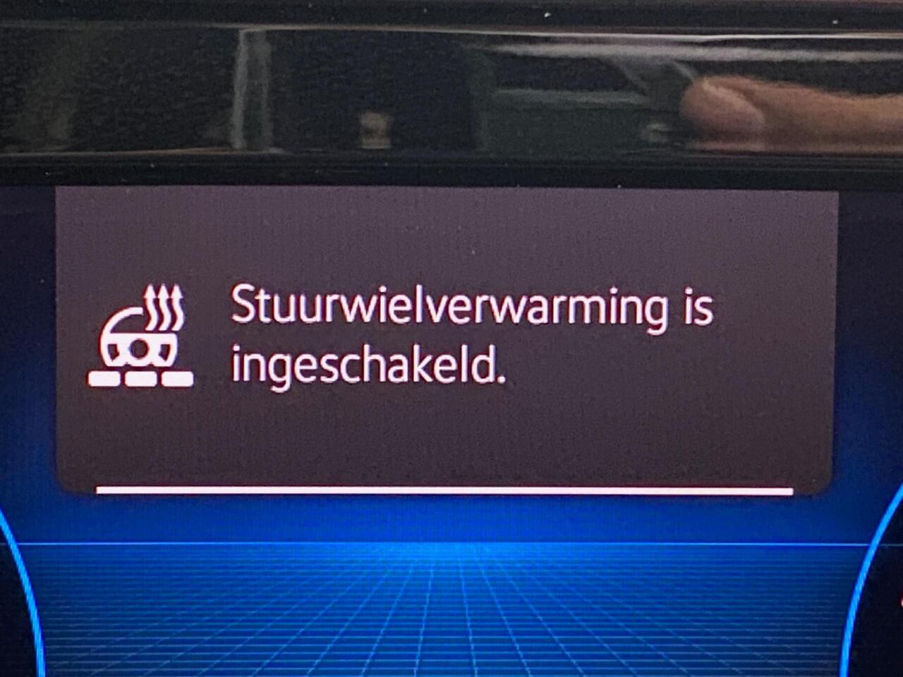 Volkswagen GOLF 1.5 eTSI Active Camera Trekhaak Apple Carplay Standkachel Headup 17inch Navigatie