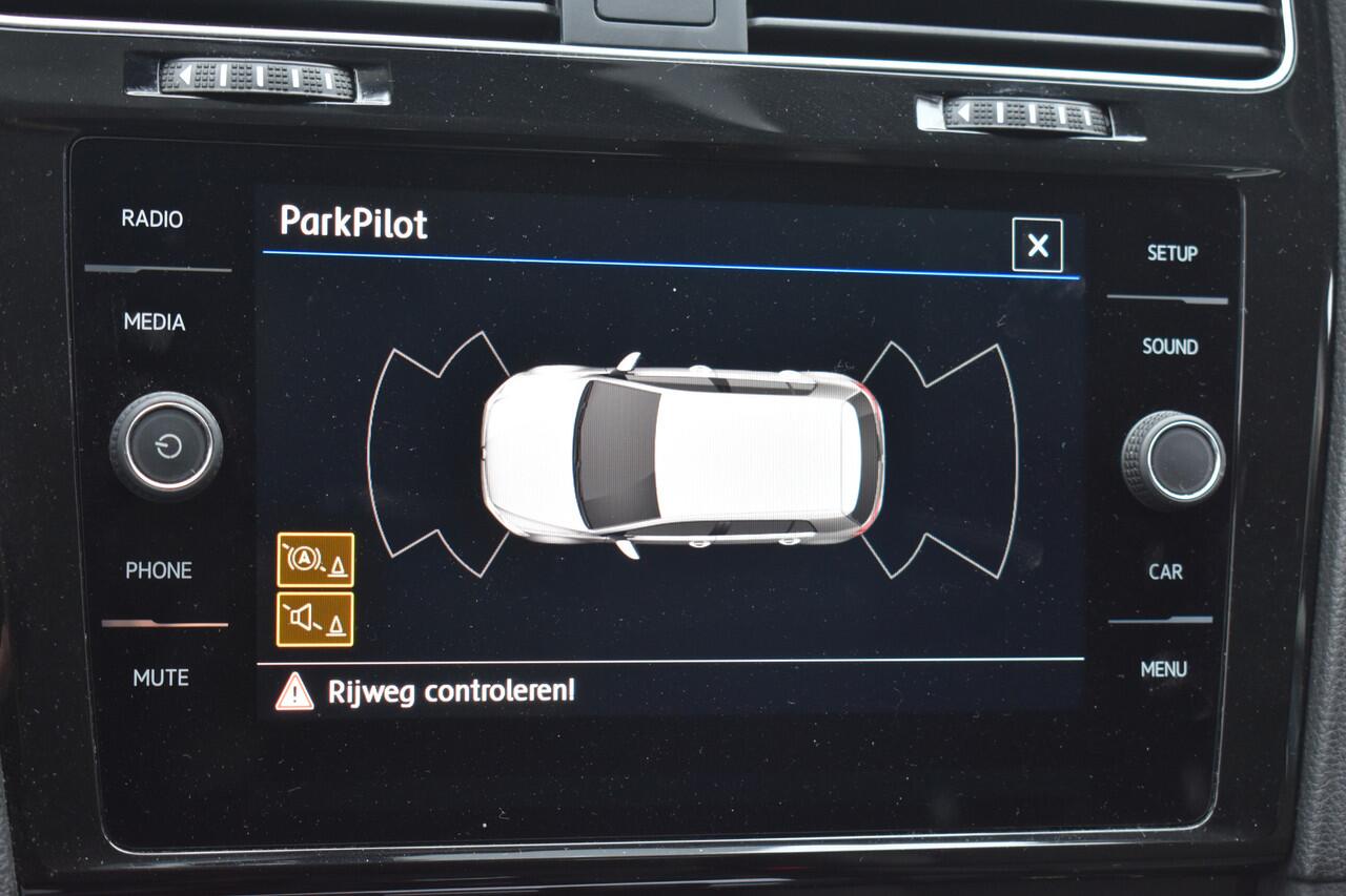 Volkswagen GOLF 1.5 TSI Highline Pack | 18'' LMV | Stoelverwarming | Climate | 12 mnd BOVAG garantie | Whatsapp 06-5318899