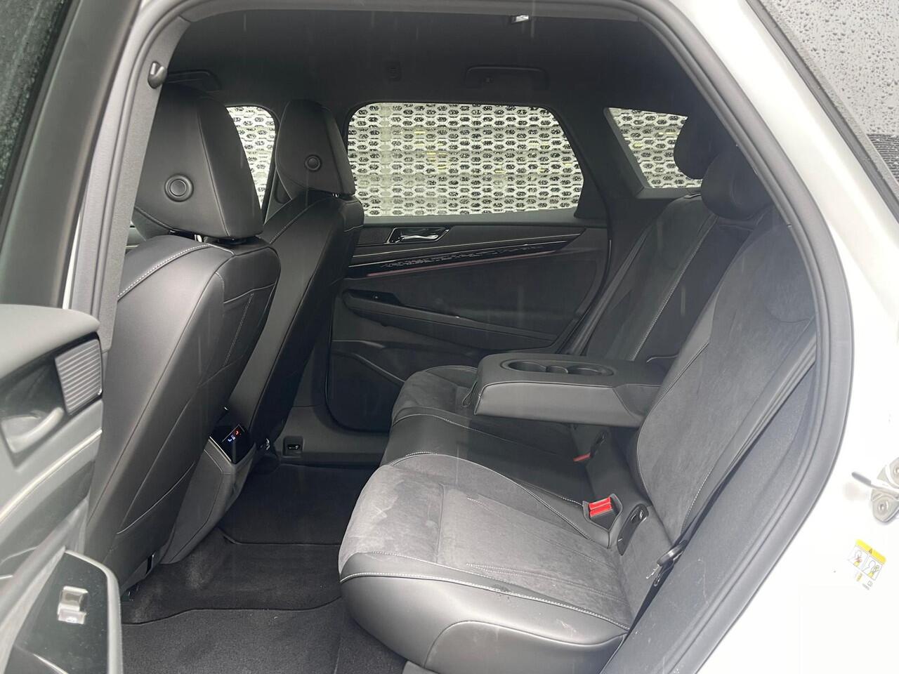 Volkswagen ID ID.7 Tourer Pro Business 286PK 77 kWh / Black Style / Head-Up Display / Massage Stoelen / Matrix-Led Koplampen / 19'' LMV / VW