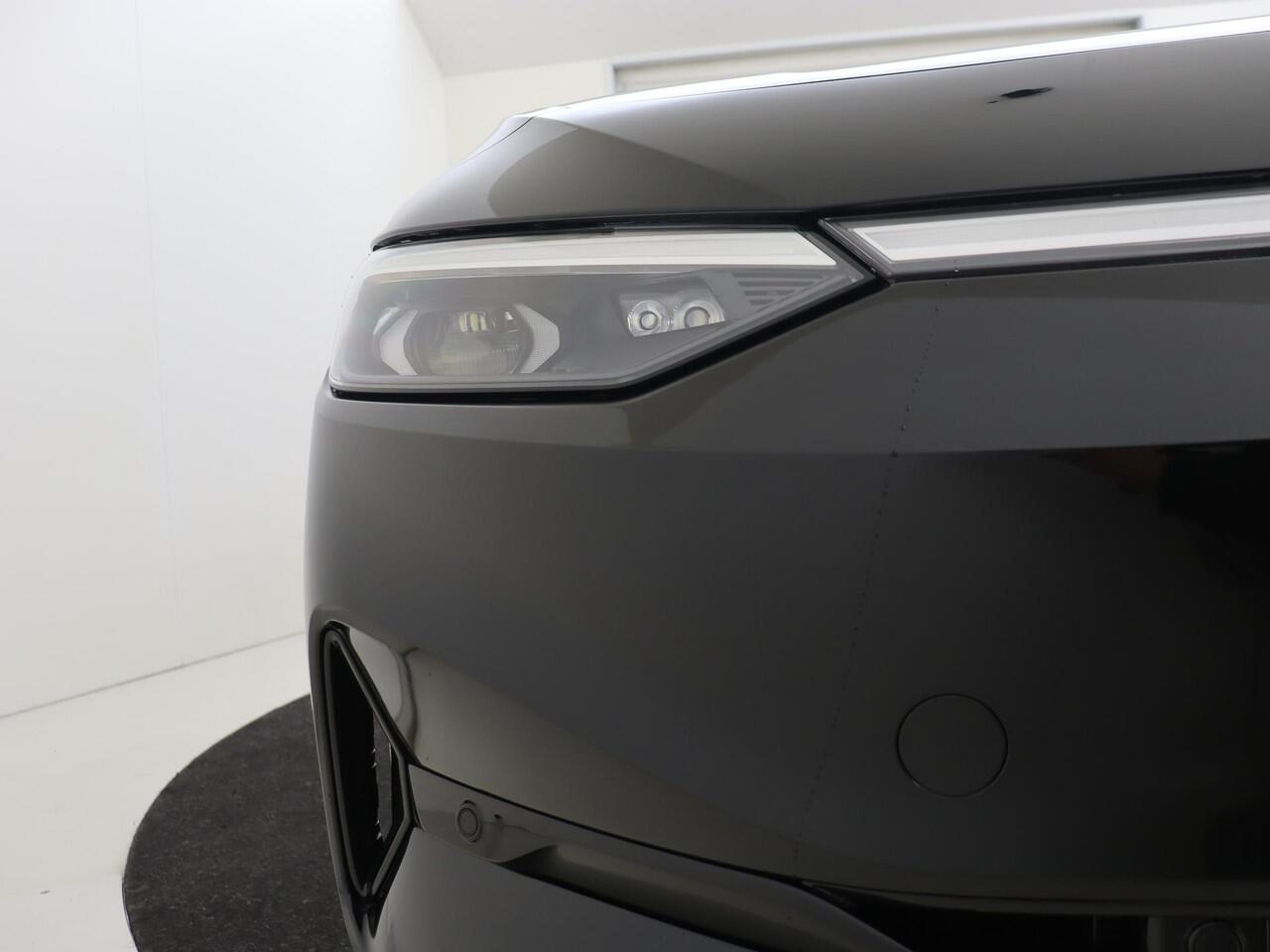 Volkswagen ID ID.7 Tourer Pro Business | Achterbank in ongelijke delen neerklapbaar incl. middenarmsteun en doorlaadmogelijkheid | Afstandscontrolesysteem (Front Assist), met voetgangers- en fietsersherkenning | Automatische afstandsregeling (Adaptive Cruise Control)