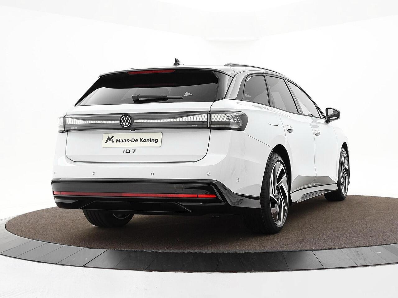 Volkswagen ID ID.7 Tourer Pro Limited Edition 77 kWh accu 286 PK PRIVATE LEASE VANAF ¤568P/M · Stuurwiel verwarmd · Draadloze telefoonlader · 360 Rondomzicht camera · Voorraad OUTLET