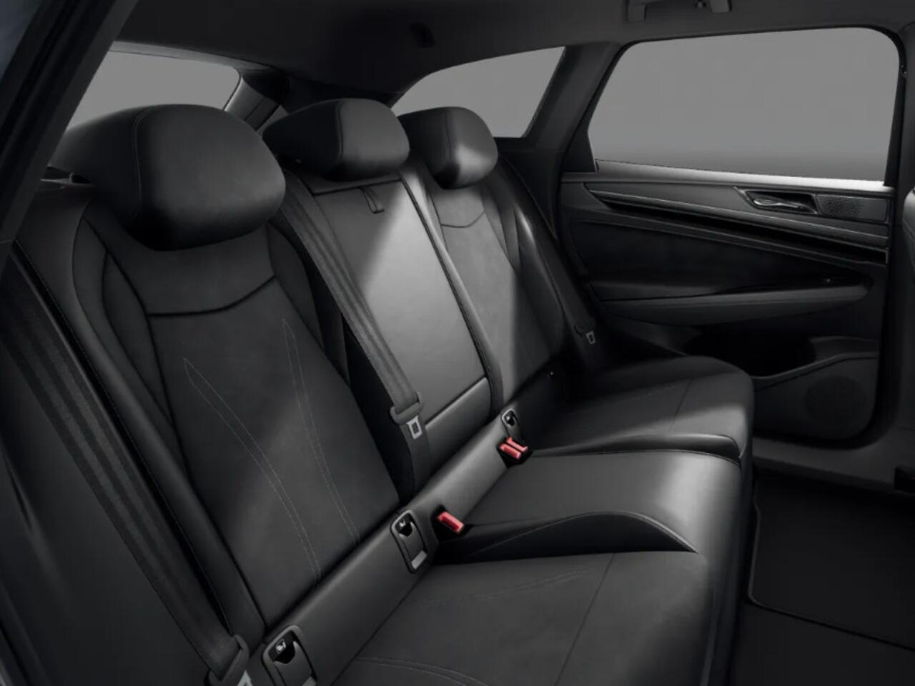 Volkswagen ID ID.7 Pro Limited Edition 77 kWh accu 286 pk PRIVATE LEASE VANAF ¤588P/M · Trekhaak inklapbaar, met elektrische ontgrendeling · Voorraad OUTLET