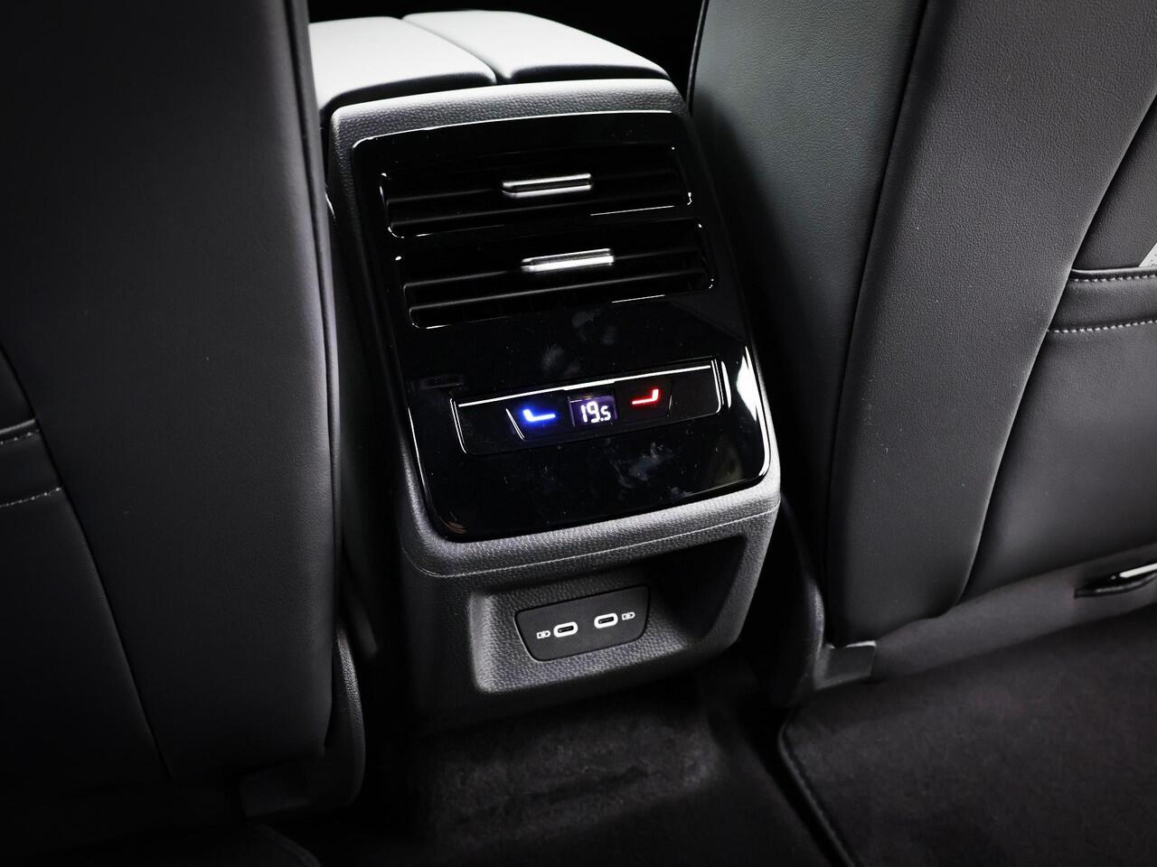 Volkswagen ID ID.7 Tourer Pro Limited Edition 77 kWh accu 286 PK · Draadloze telefoonlader · 360 camera · verwarmde voorstoelen · Trekhaak inklapbaar, met elektrische ontgrendeling · Prijs is inclusief inruilpremie ·