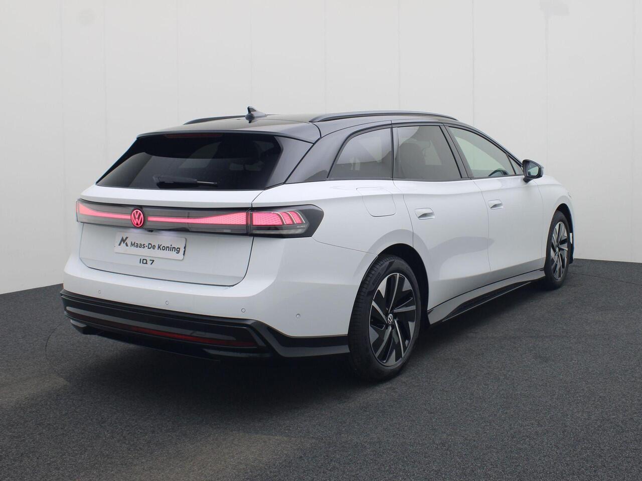 Volkswagen ID ID.7 Pro Limited Edition 77 kWh accu 286 pk PRIVATE LEASE VANAF ¤588P/M · Trekhaak inklapbaar, met elektrische ontgrendeling · Voorraad OUTLET