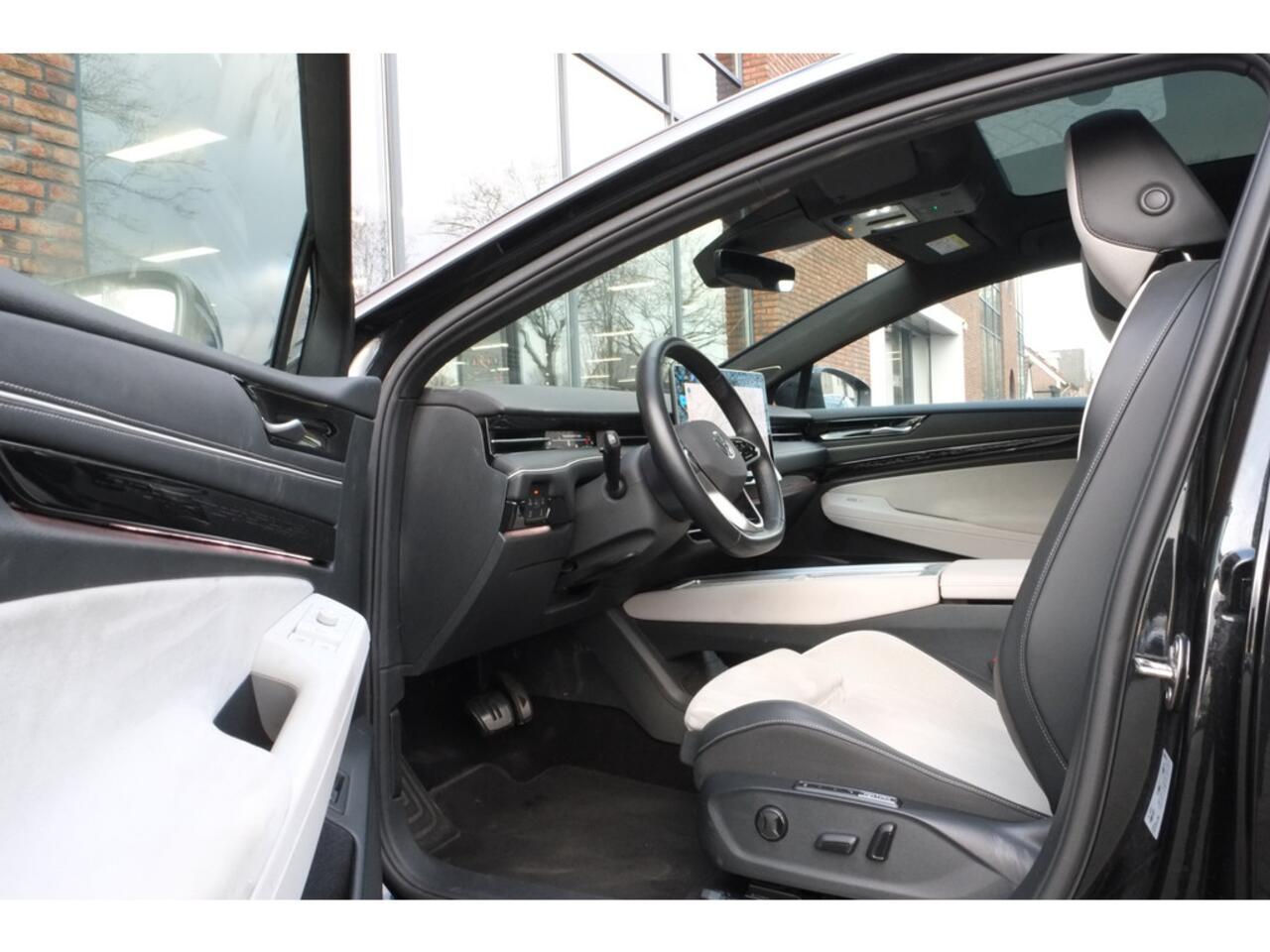 Volkswagen ID ID.7 Tourer 1st Edition 77 kWh Warmtepomp, Panoramadak, Trekhaak, Head-up di