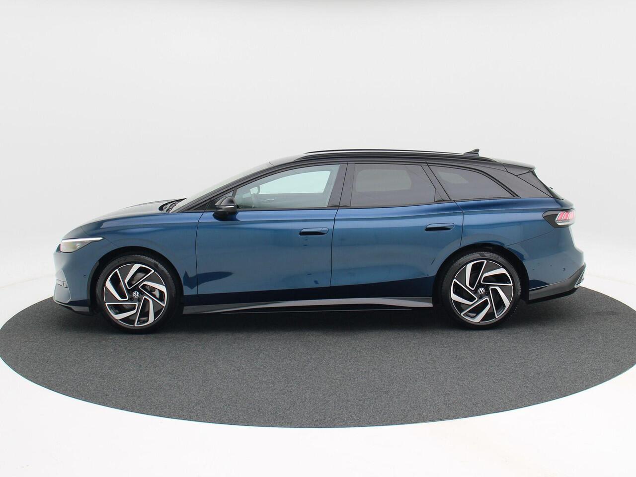 Volkswagen ID ID.7 Tourer Pro Limited Edition 77 kWh 286 pk | Massage Stoelen | Head-Up Display | Trekhaak | 360 Camera | Elektrische Stoelen | Elektrische Achterklep |