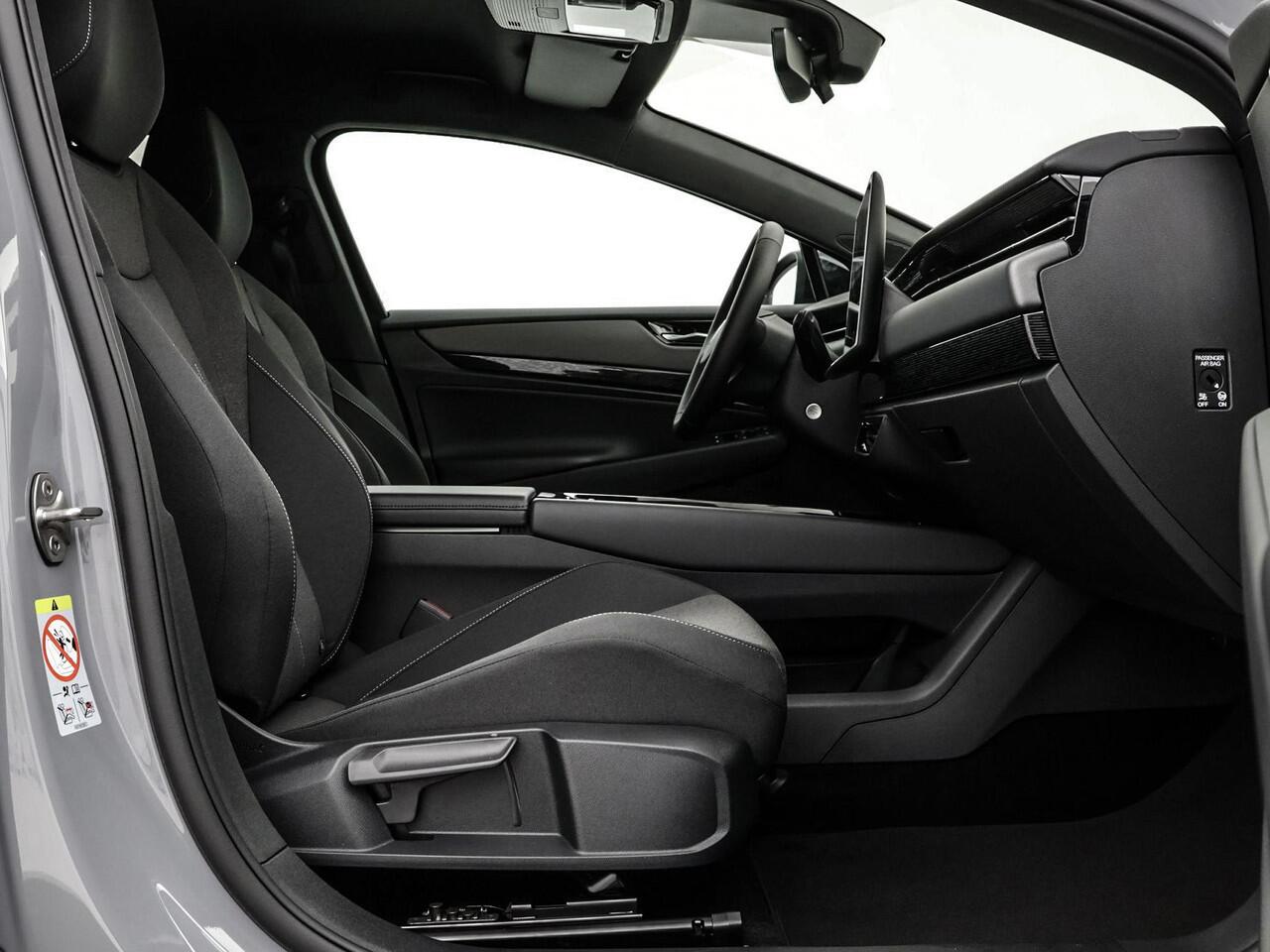 Volkswagen ID ID.7 Tourer Limited Edition 77 kWh accu 286 pk · verwarmd stuurwiel · Draadloze telefoonlader ·