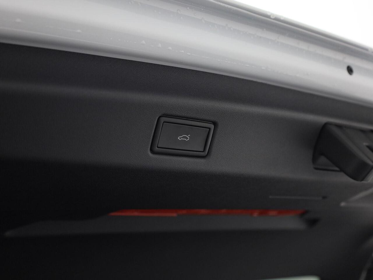 Volkswagen ID ID.7 Pro Limited Edition 77 kWh accu 286 pk · Trekhaak inklapbaar, met elektrische ontgrendeling ·