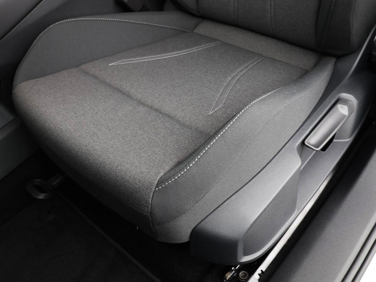 Volkswagen ID ID.7 Tourer Limited Edition 77 kWh accu 286 PK · verwarmd stuurwiel · Draadloze telefoonlader ·