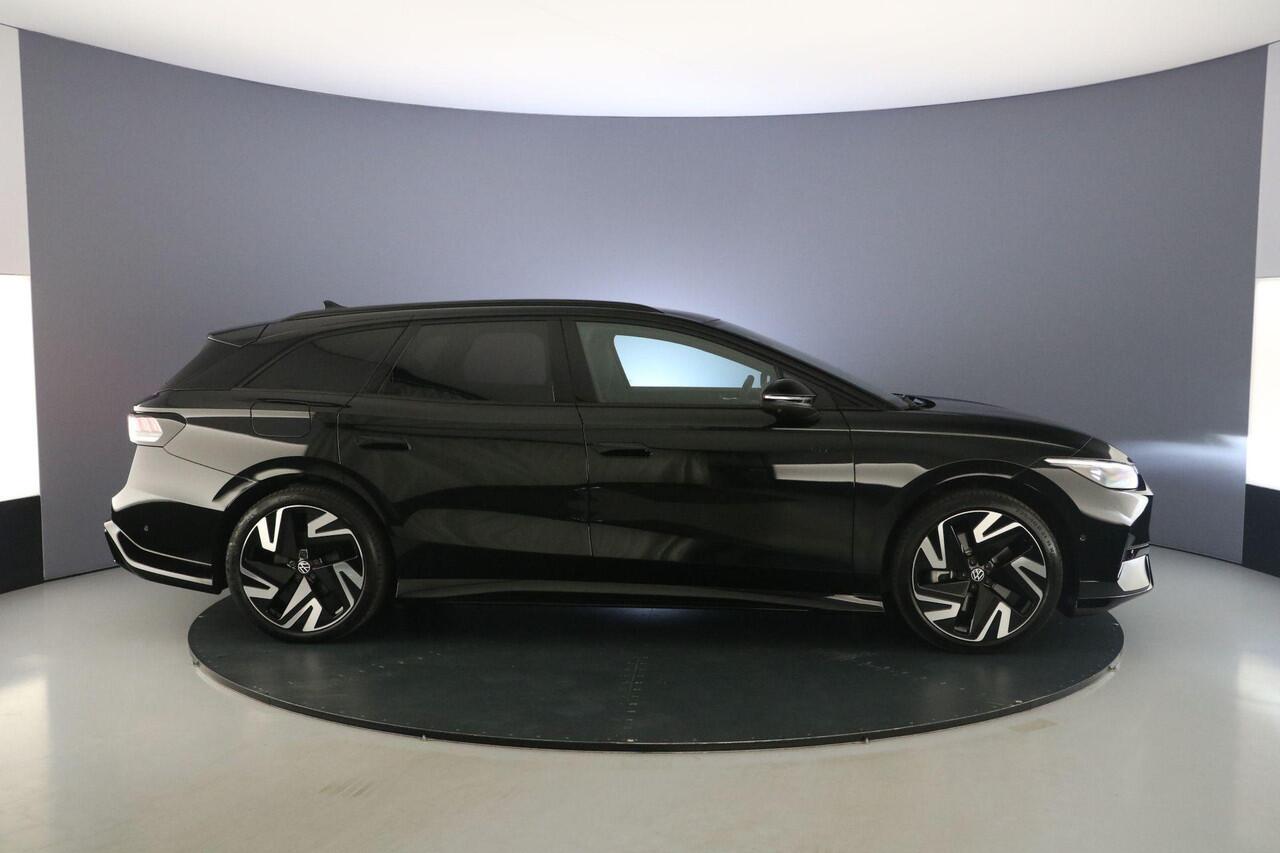 Volkswagen ID ID.7 Tourer GTX Business 340pk Automaat Trekhaak, Panoramadak, Adaptive cruise control, Harman Kardon audio, 360 camera, Elektrische achterklep, Achteruitrijcamera