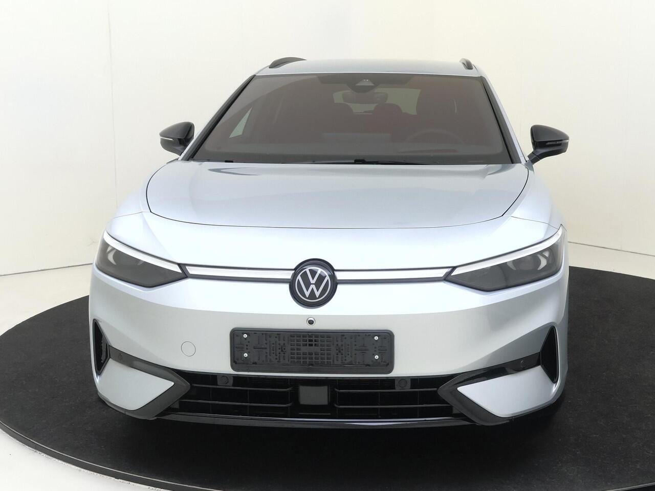 Volkswagen ID ID.7 Tourer Pro Business | Achterbank in ongelijke delen neerklapbaar incl. middenarmsteun en doorlaadmogelijkheid | Afstandscontrolesysteem (Front Assist), met voetgangers- en fietsersherkenning | Automatische afstandsregeling (Adaptive Cruise Control)