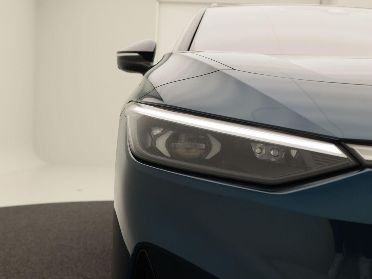 Volkswagen ID ID.7 Tourer Pro Limited Edition 77 kWh 286 pk | Massage Stoelen | Head-Up Display | Trekhaak | 360 Camera | Elektrische Stoelen | Elektrische Achterklep |