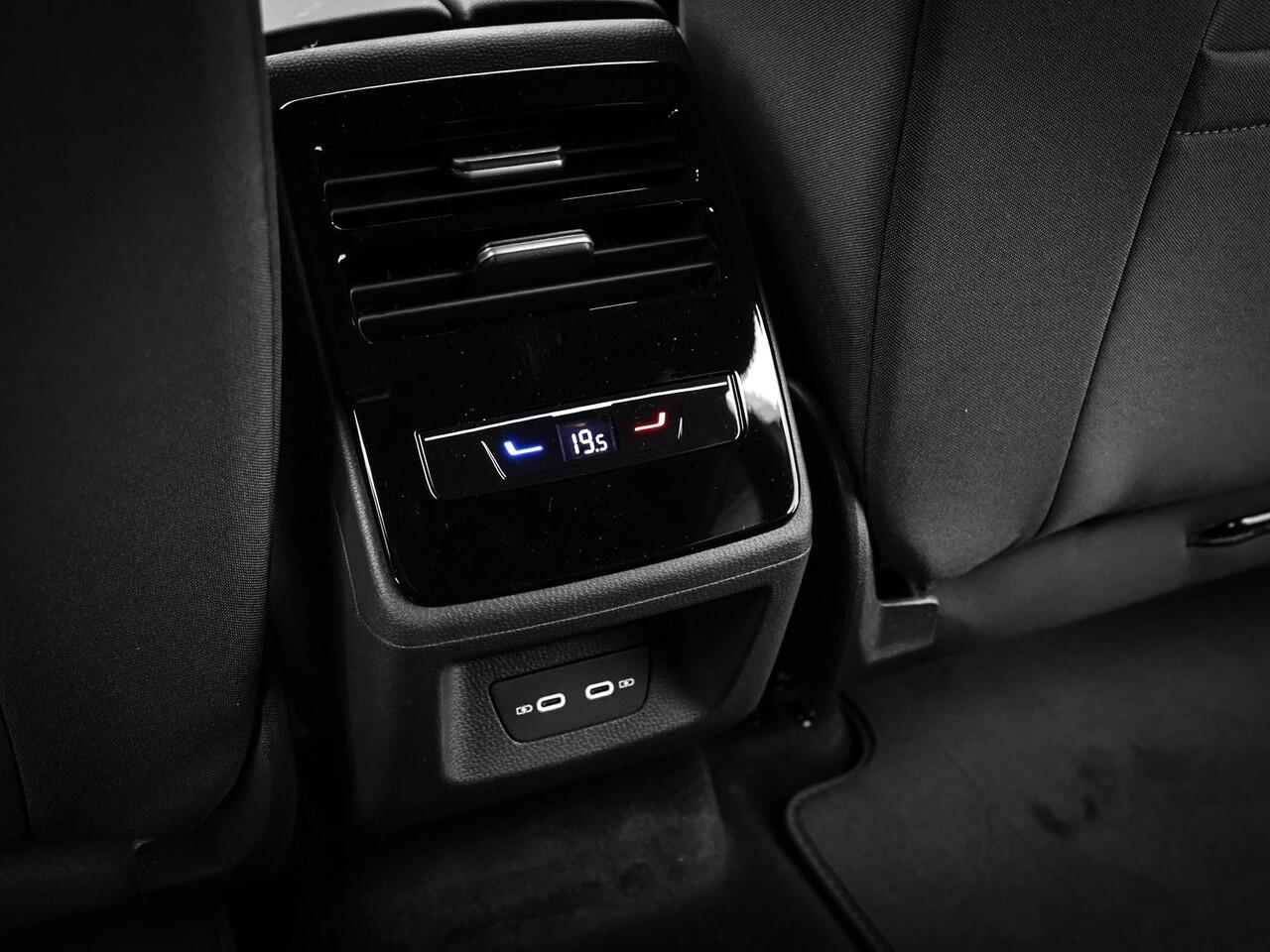 Volkswagen ID ID.7 Tourer Pro Limited Edition 77 kWh accu 286 PK · Draadloze telefoonlader · 360 camera · verwarmde voorstoelen · Prijs is inclusief inruilpremie ·