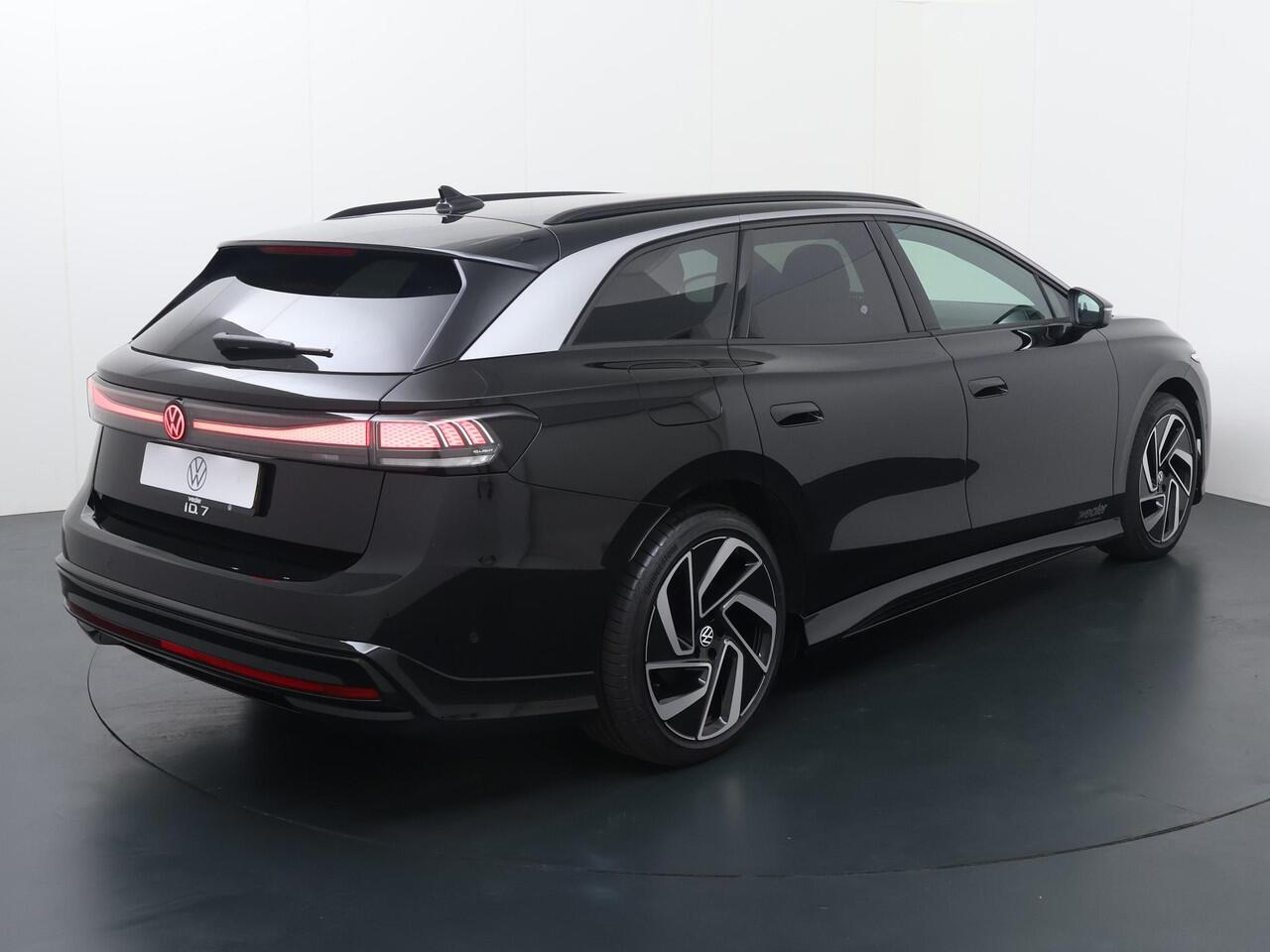 Volkswagen ID ID.7 Tourer Pro Business 77 kWh accu, 210 kW / 286 pk Variant | Head-Up display | IQ Light | 360 graden camera | Stuur & Stoelverwarming | Massage functie | Keyless entry |