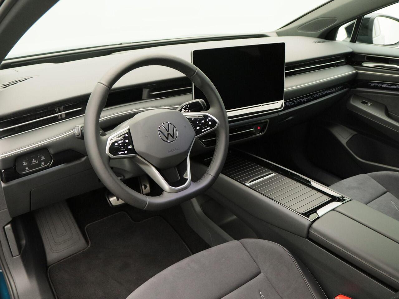 Volkswagen ID ID.7 Tourer Pro Limited Edition 77 kWh 286 pk | Massage Stoelen | Head-Up Display | Trekhaak | 360 Camera | Elektrische Stoelen | Elektrische Achterklep |