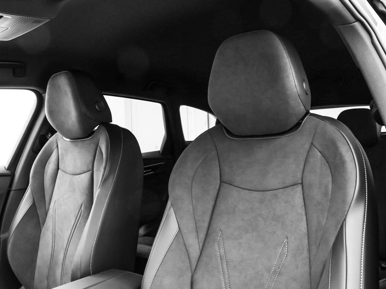 Volkswagen ID ID.7 Pro Limited Edition 77 kWh accu 286 PK · Draadloze telefoonlader · 360 camera · verwarmde voorstoelen ·