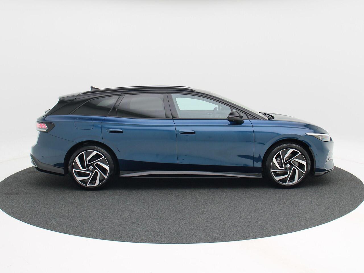 Volkswagen ID ID.7 Tourer Pro Limited Edition 77 kWh 286 pk | Massage Stoelen | Head-Up Display | Trekhaak | 360 Camera | Elektrische Stoelen | Elektrische Achterklep |