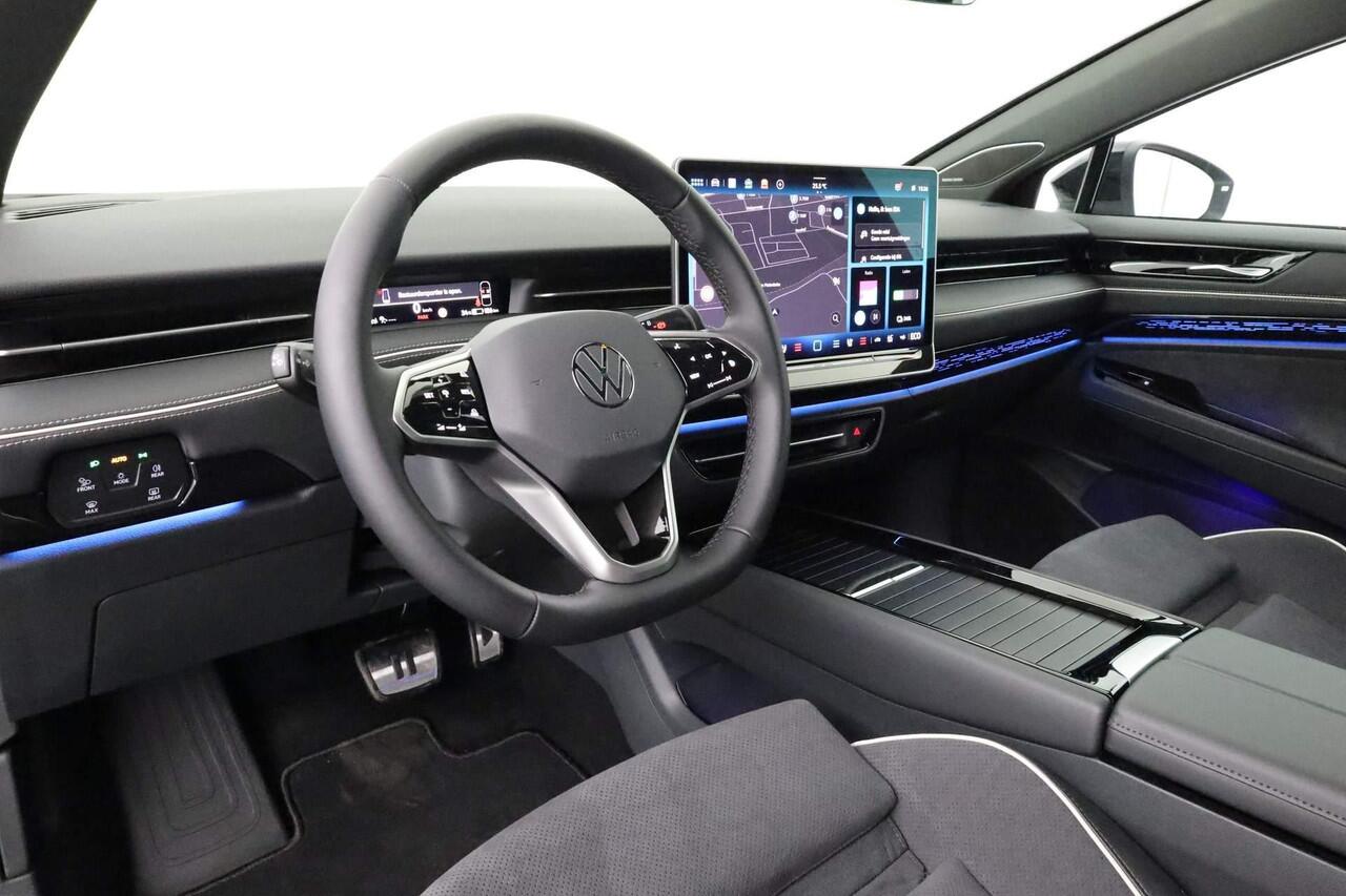Volkswagen ID ID.7 Tourer First Edition 77 kWh 210 kW / 286 pk | Warmtepomp | IQ Light | DCC | Harman Kardon sound | Navi
