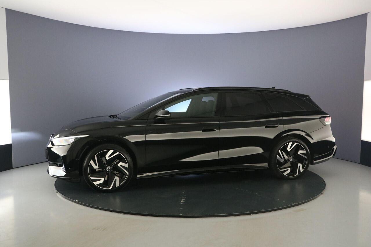 Volkswagen ID ID.7 Tourer GTX Business 340pk Automaat Trekhaak, Panoramadak, Adaptive cruise control, Harman Kardon audio, 360 camera, Elektrische achterklep, Achteruitrijcamera