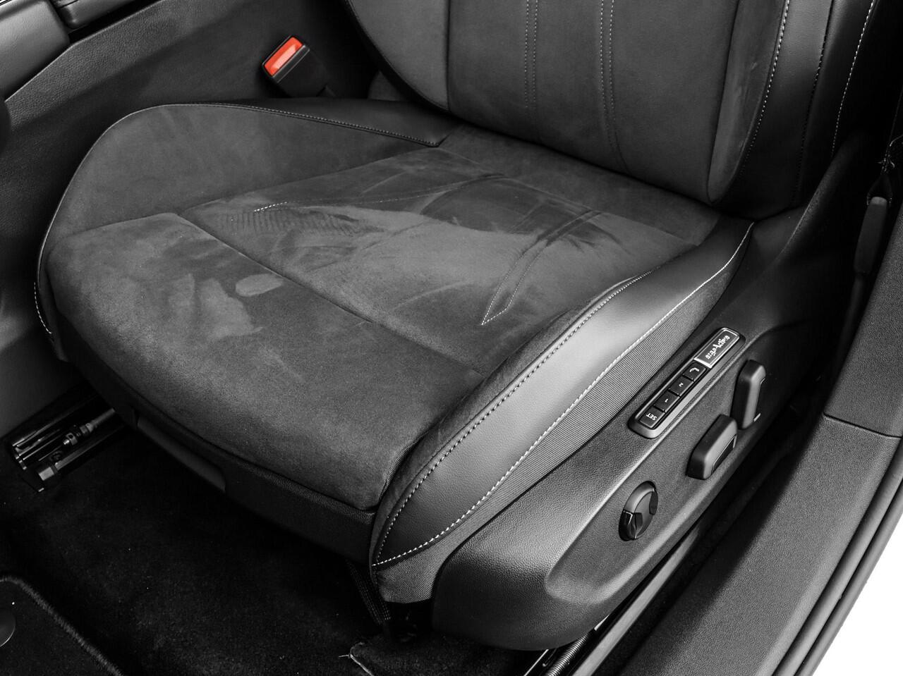 Volkswagen ID ID.7 Pro Business 286pk 77 kWh · 360 Camera · Head-Up · Alarm · Elek. Trekhaak · Keyless · Elek. Voorstoelen · 20'' Inch ·